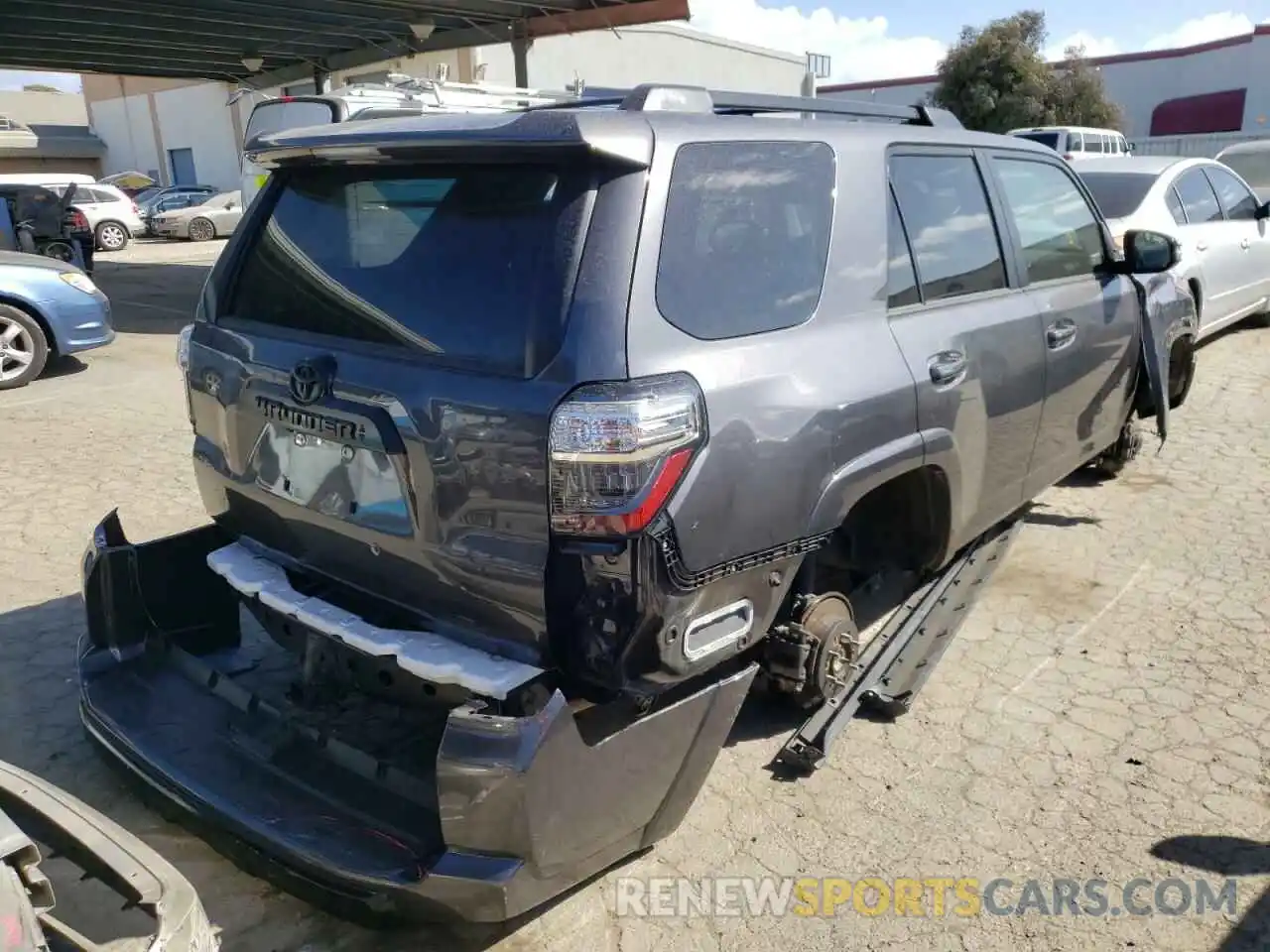 4 Photograph of a damaged car JTEBU5JR1L5833428 TOYOTA 4RUNNER 2020