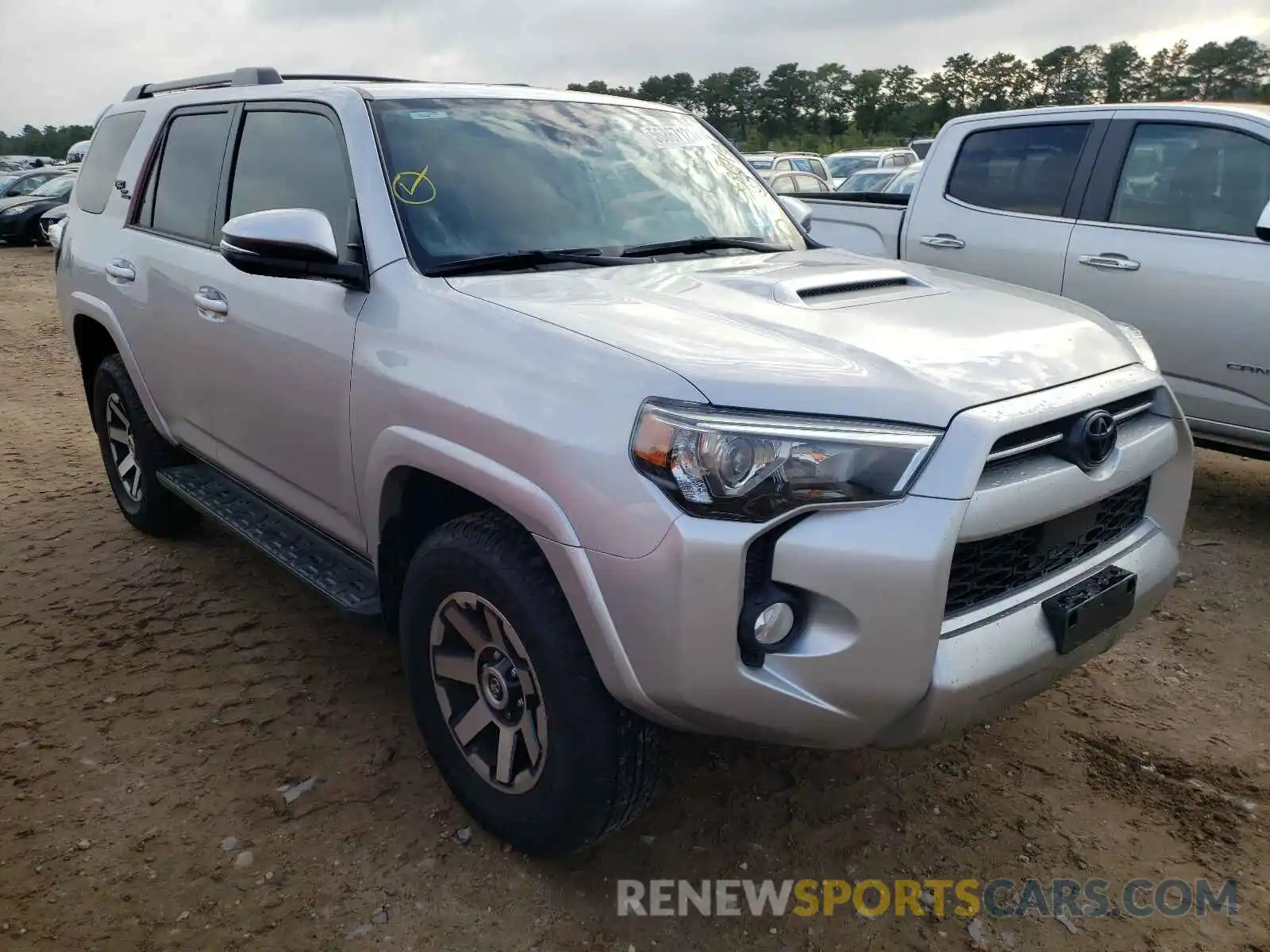 1 Photograph of a damaged car JTEBU5JR1L5833462 TOYOTA 4RUNNER 2020