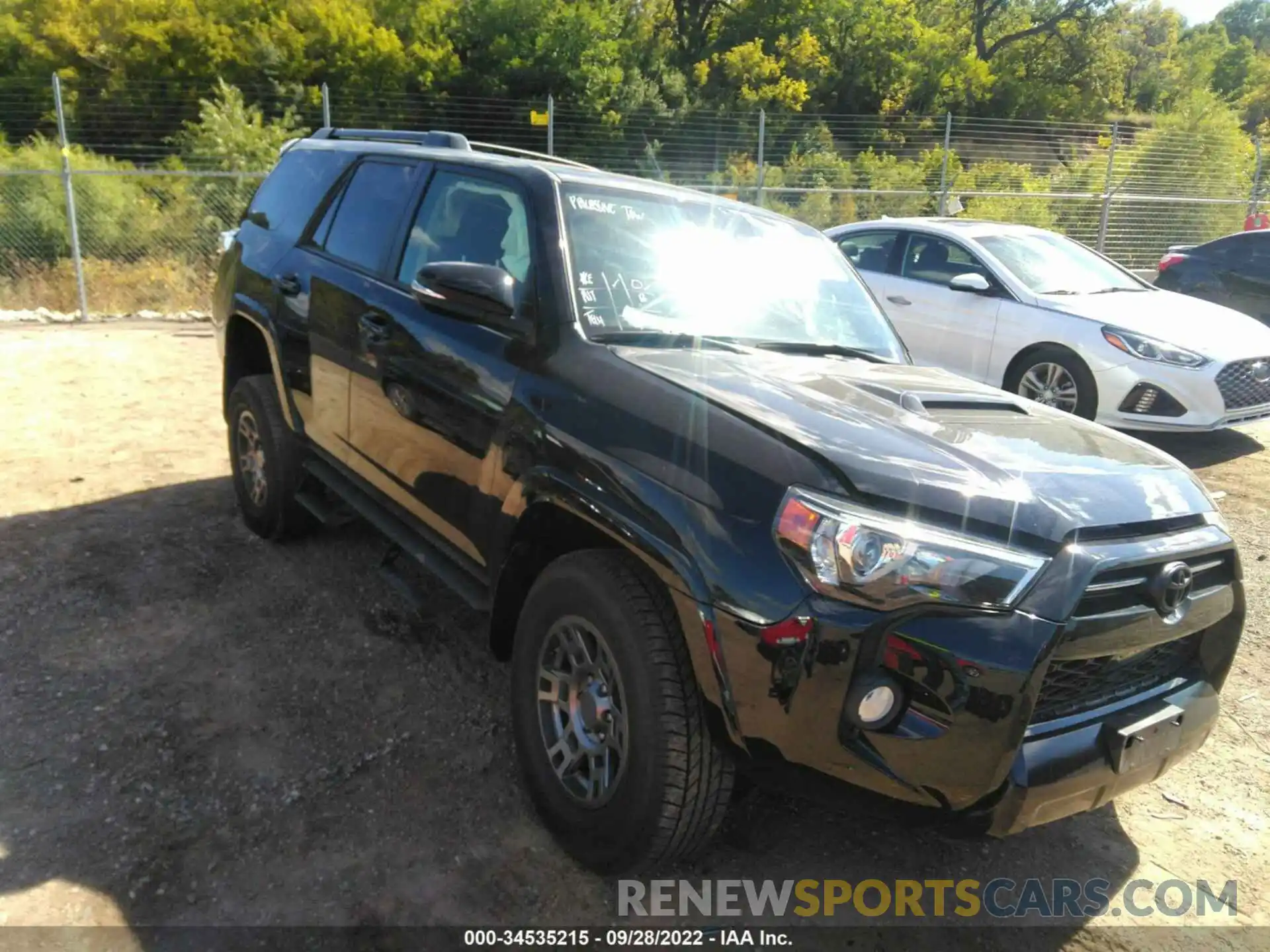 1 Фотография поврежденного автомобиля JTEBU5JR1L5836295 TOYOTA 4RUNNER 2020