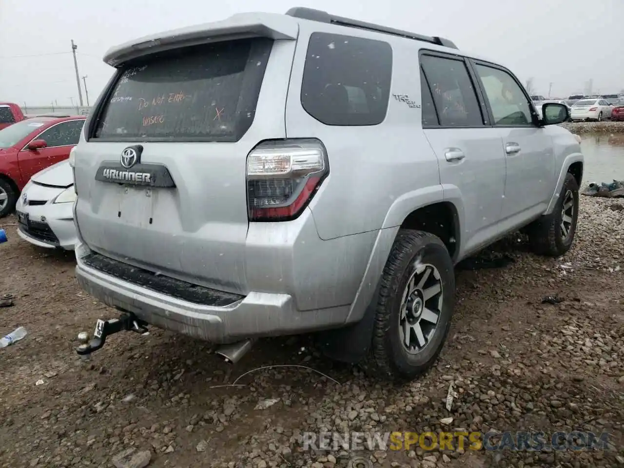 4 Фотография поврежденного автомобиля JTEBU5JR1L5837379 TOYOTA 4RUNNER 2020