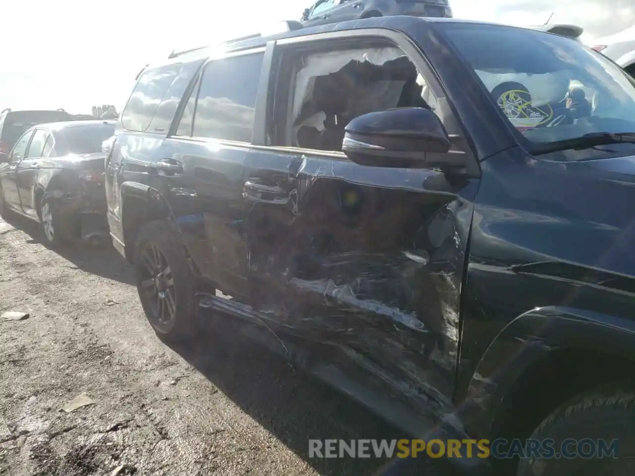 9 Photograph of a damaged car JTEBU5JR2L5738148 TOYOTA 4RUNNER 2020