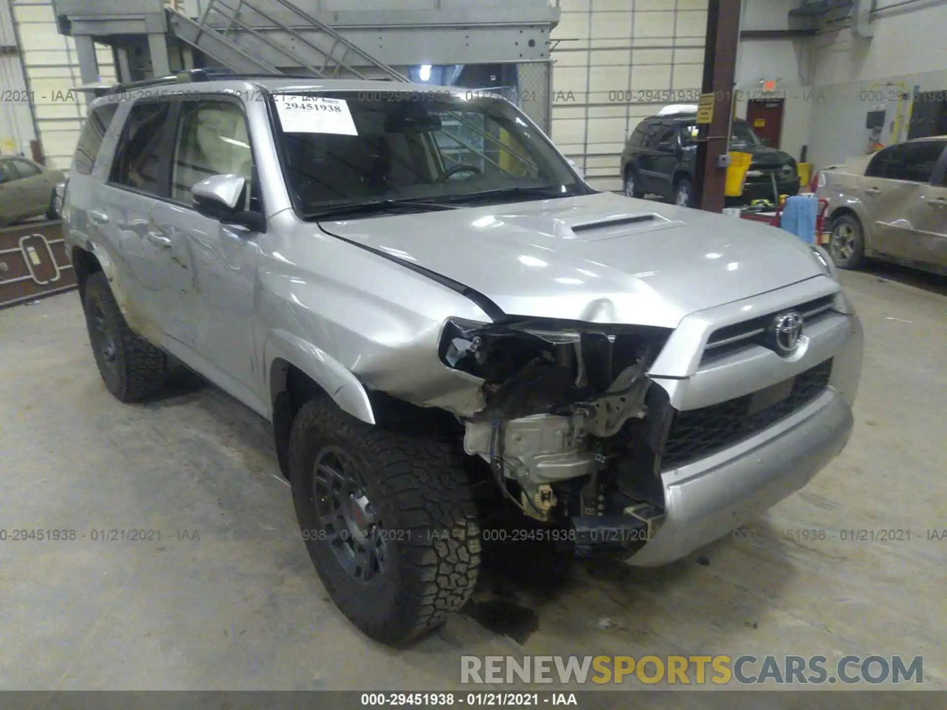 1 Photograph of a damaged car JTEBU5JR2L5738439 TOYOTA 4RUNNER 2020