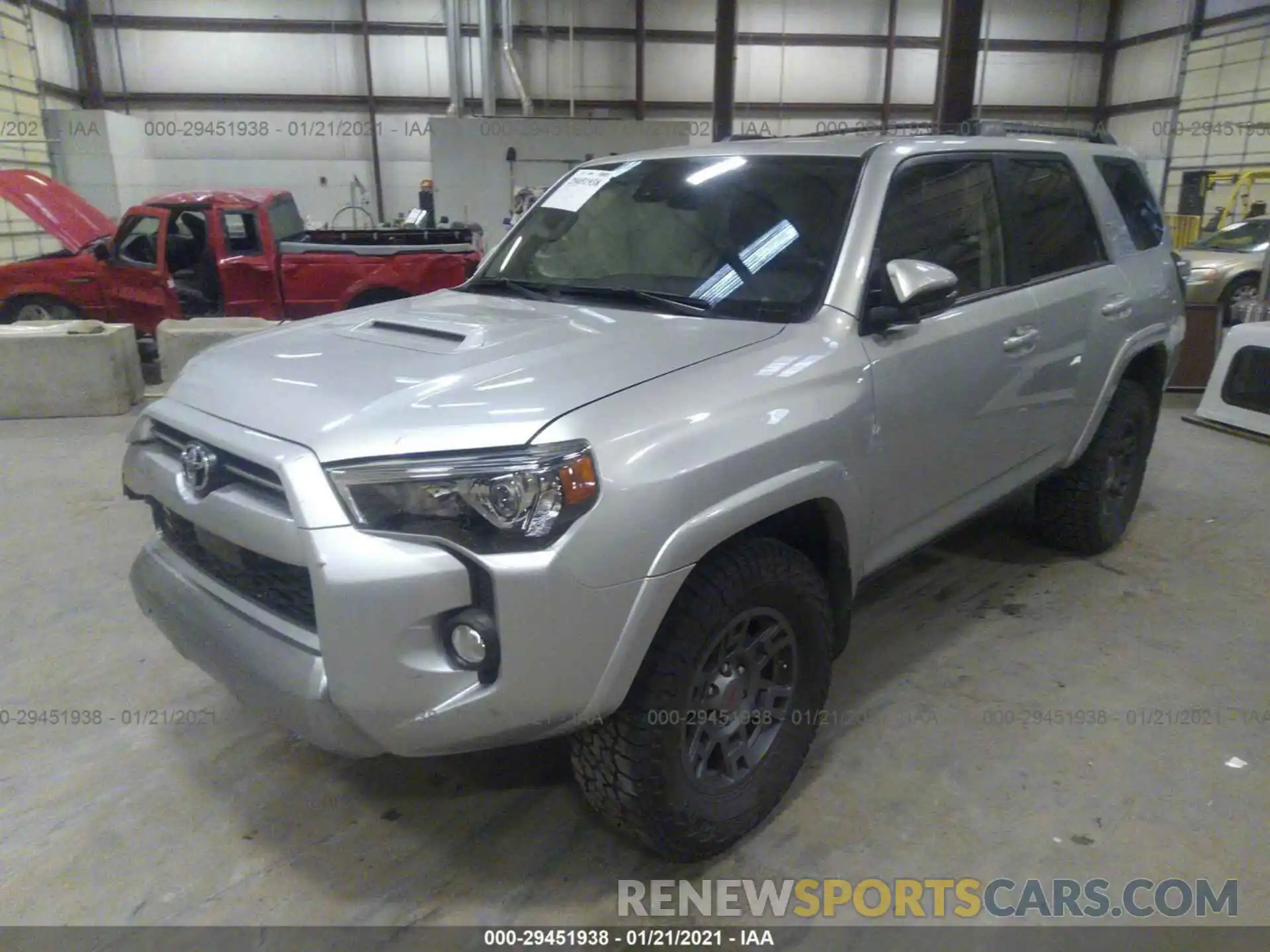 2 Photograph of a damaged car JTEBU5JR2L5738439 TOYOTA 4RUNNER 2020