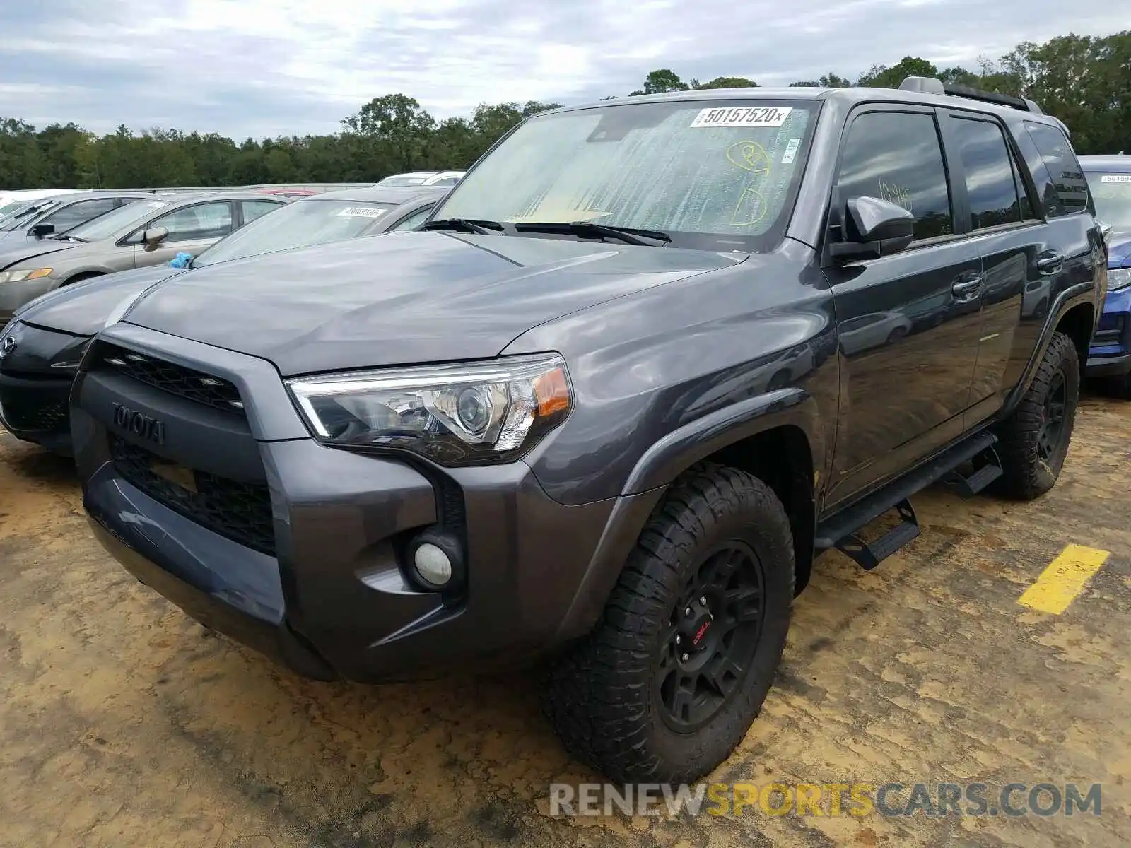 2 Photograph of a damaged car JTEBU5JR2L5741213 TOYOTA 4RUNNER 2020