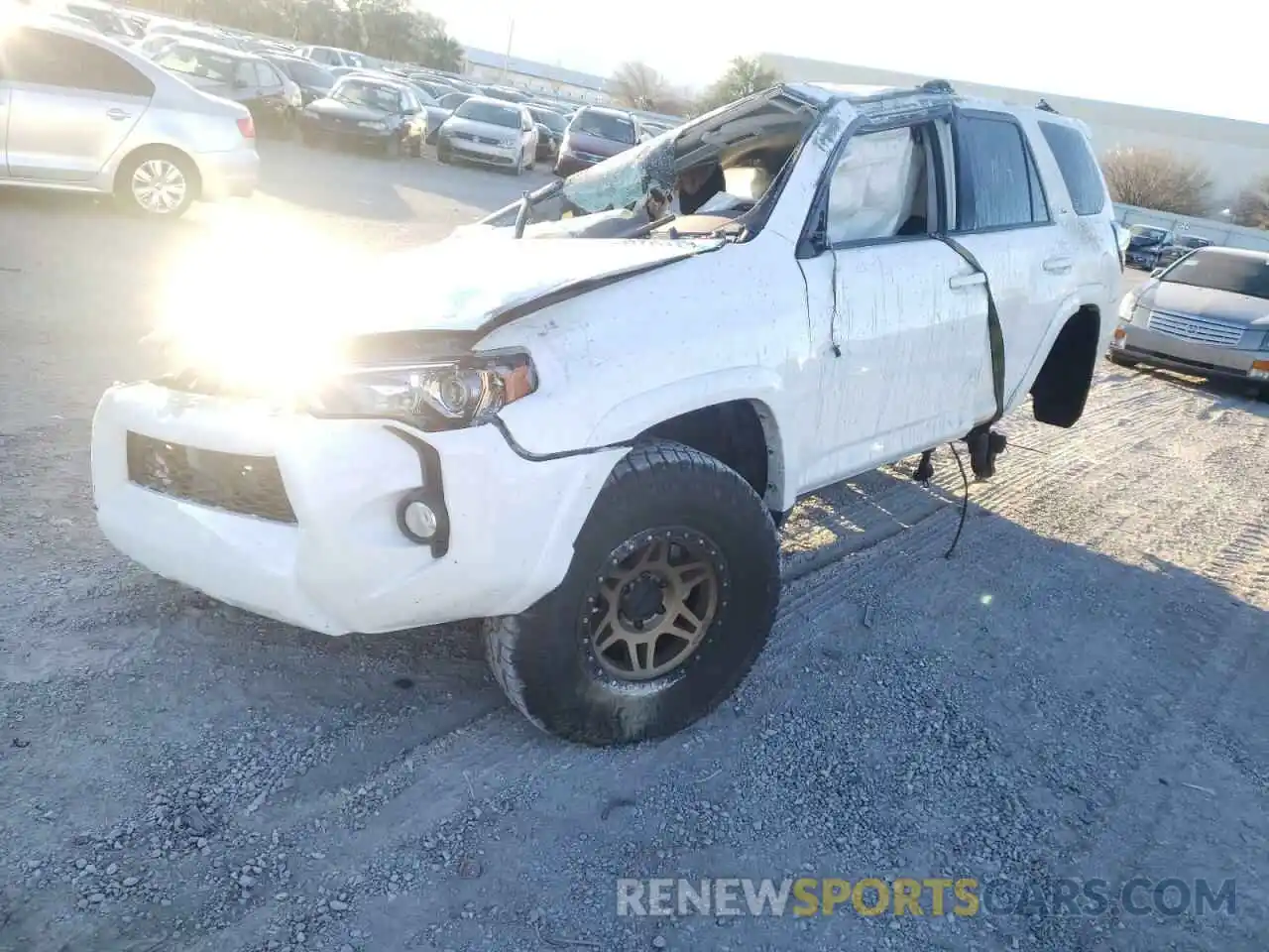 2 Photograph of a damaged car JTEBU5JR2L5742362 TOYOTA 4RUNNER 2020