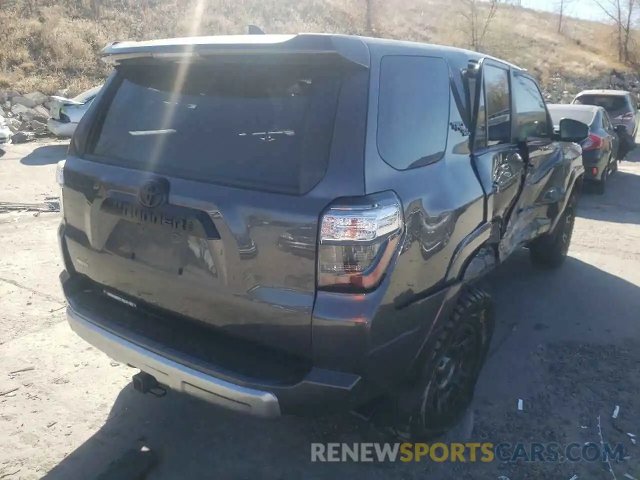 4 Photograph of a damaged car JTEBU5JR2L5743558 TOYOTA 4RUNNER 2020