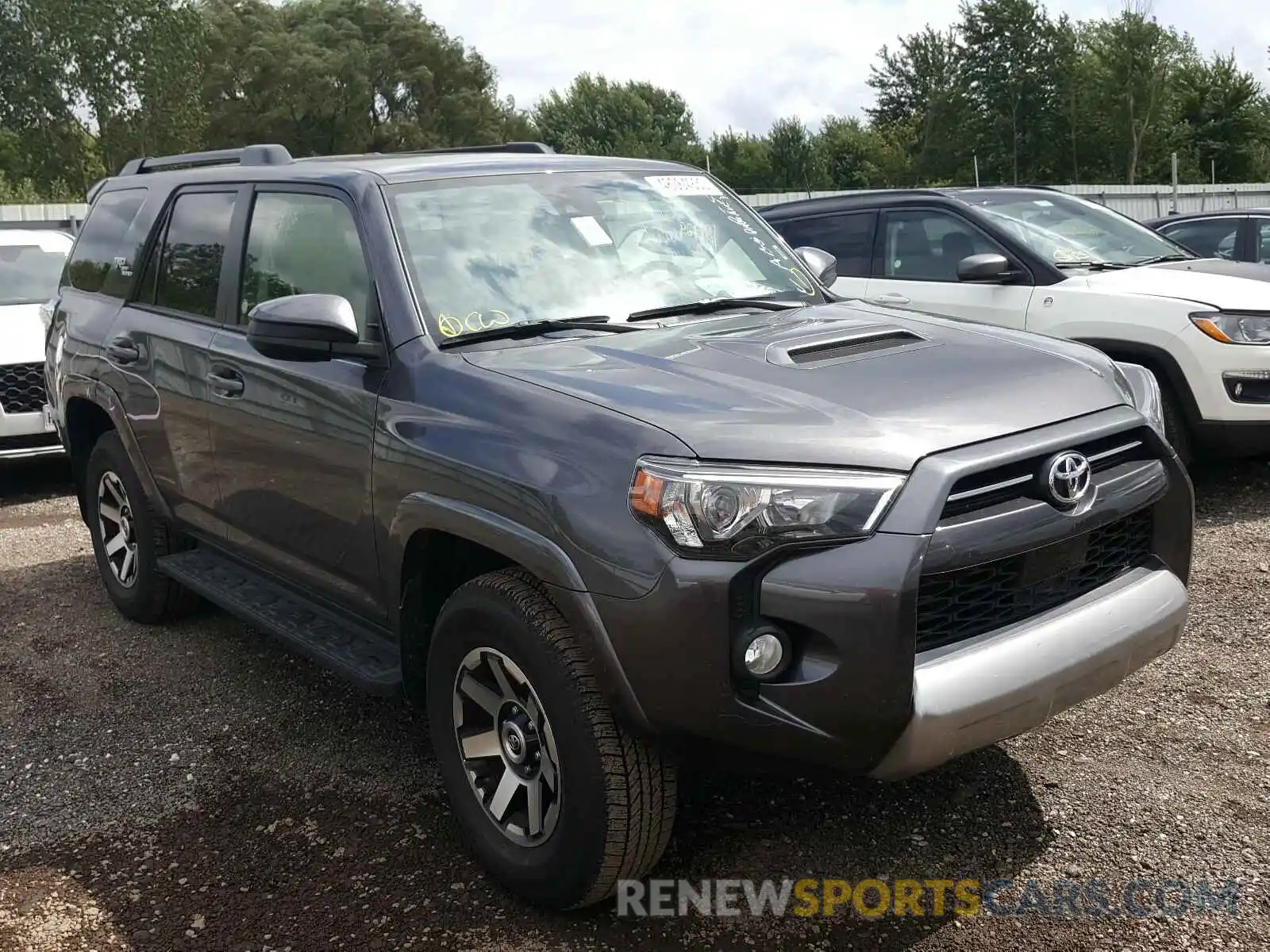 1 Photograph of a damaged car JTEBU5JR2L5752888 TOYOTA 4RUNNER 2020