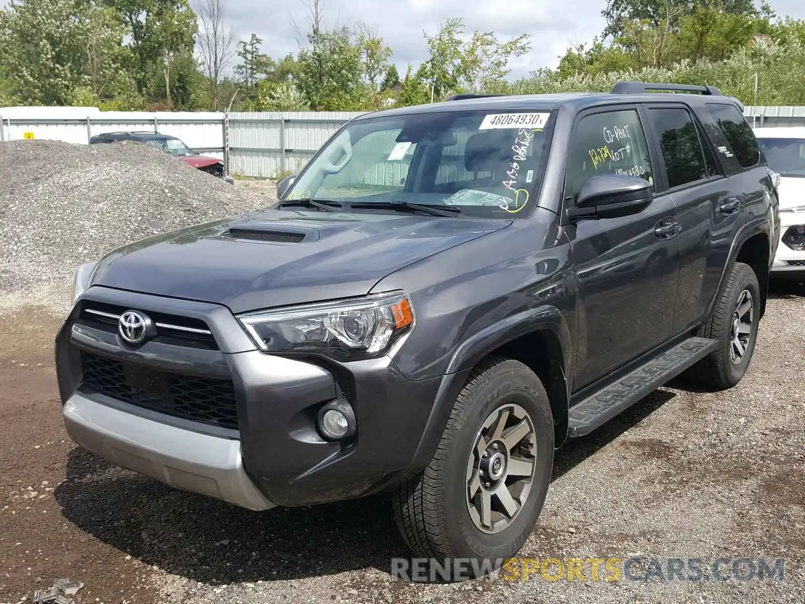 2 Photograph of a damaged car JTEBU5JR2L5752888 TOYOTA 4RUNNER 2020