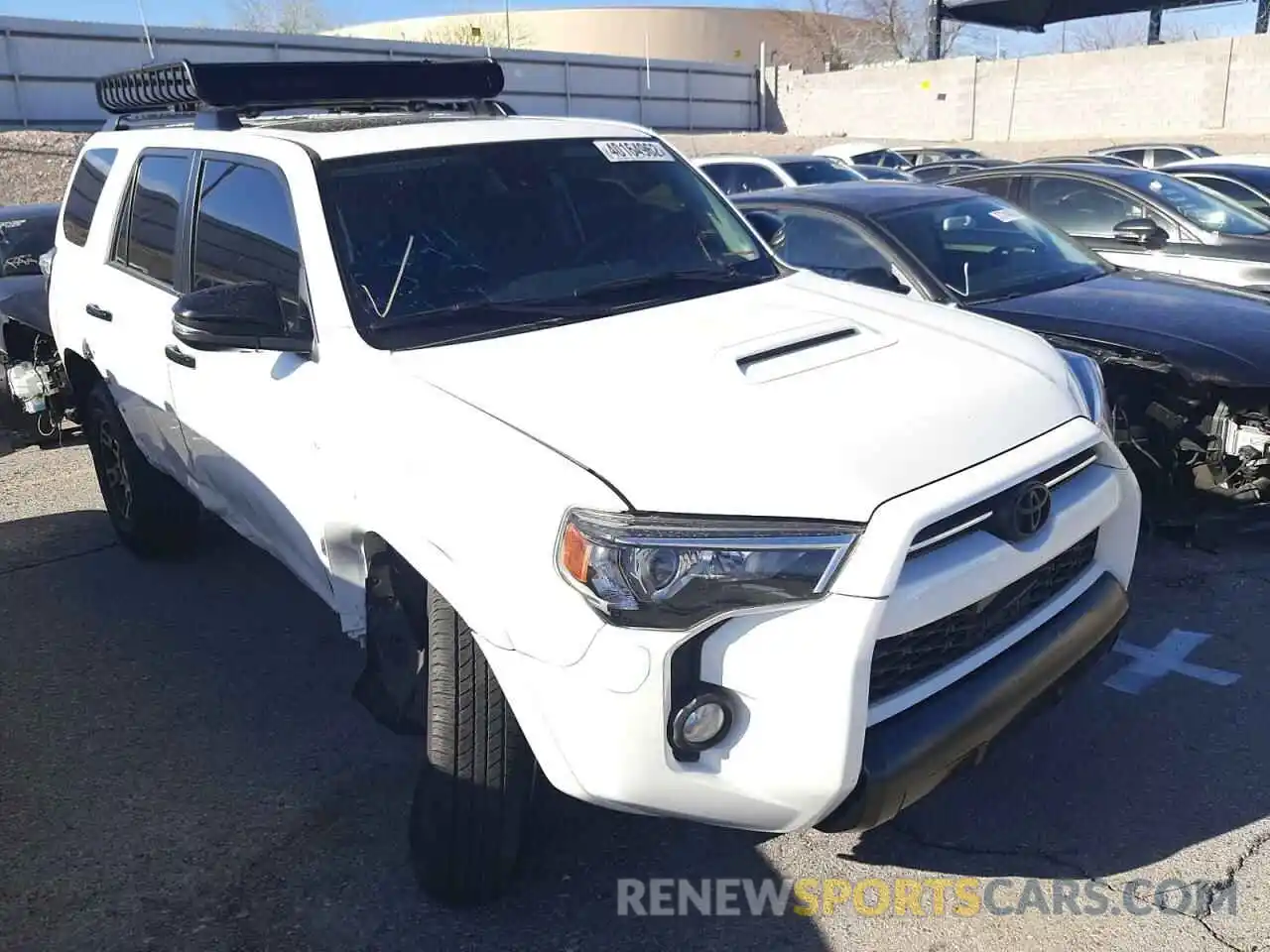 1 Photograph of a damaged car JTEBU5JR2L5762434 TOYOTA 4RUNNER 2020