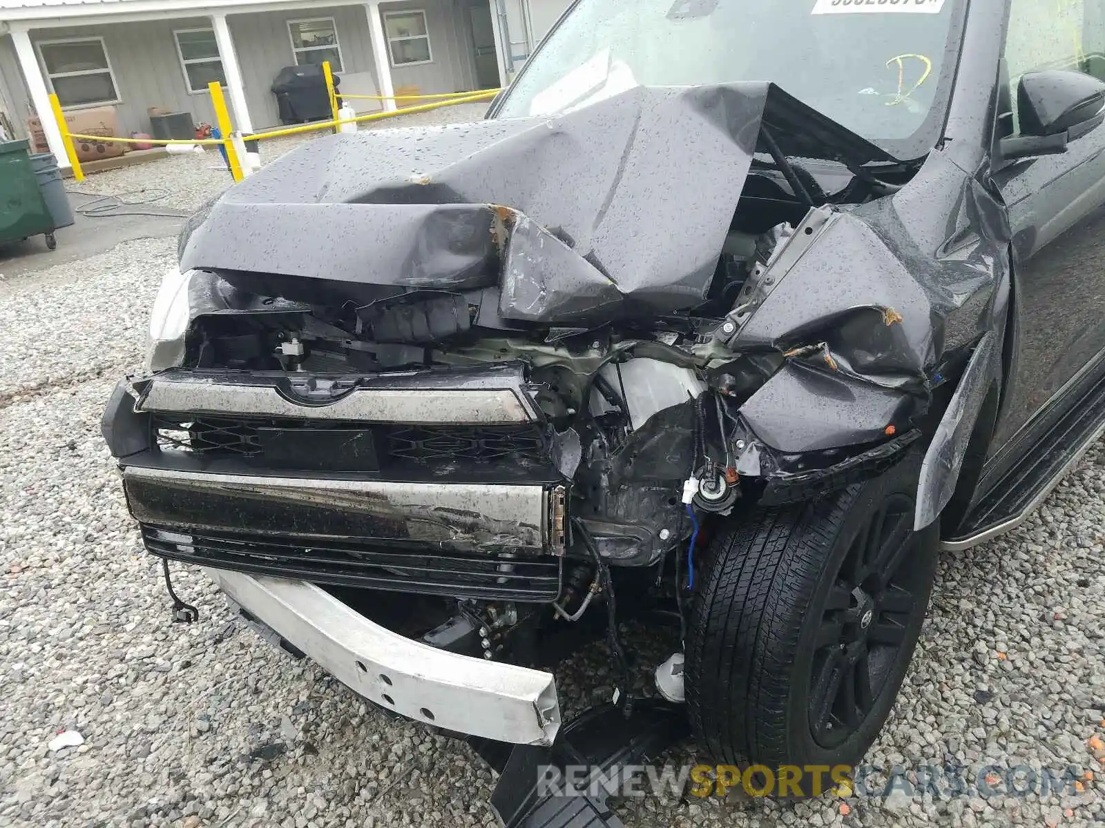 9 Photograph of a damaged car JTEBU5JR2L5762465 TOYOTA 4RUNNER 2020