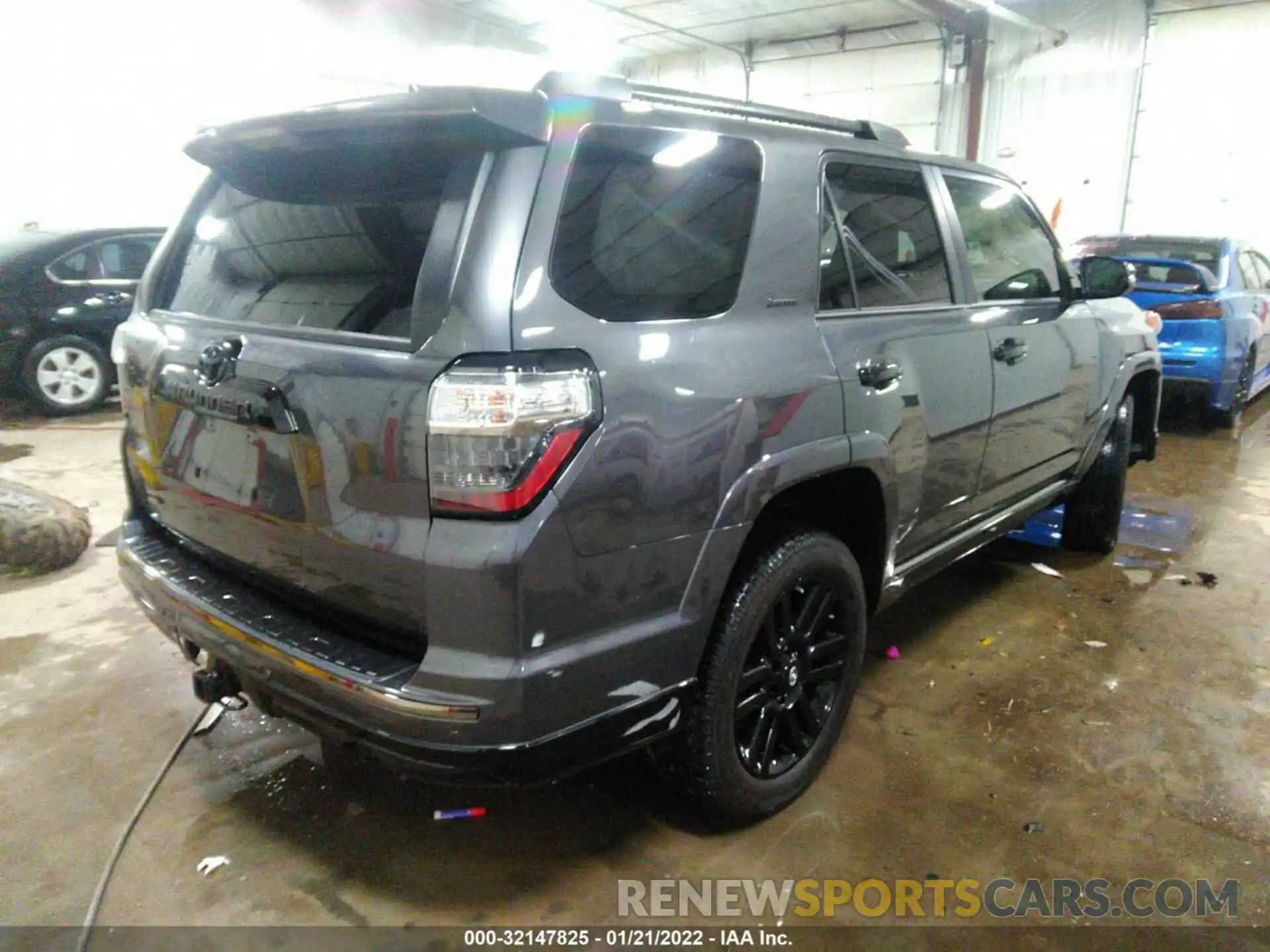 4 Фотография поврежденного автомобиля JTEBU5JR2L5764412 TOYOTA 4RUNNER 2020