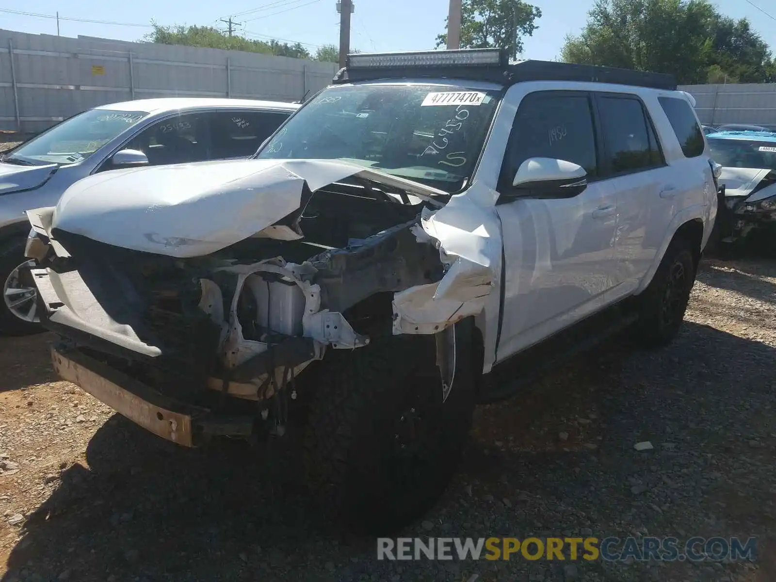 2 Photograph of a damaged car JTEBU5JR2L5764507 TOYOTA 4RUNNER 2020