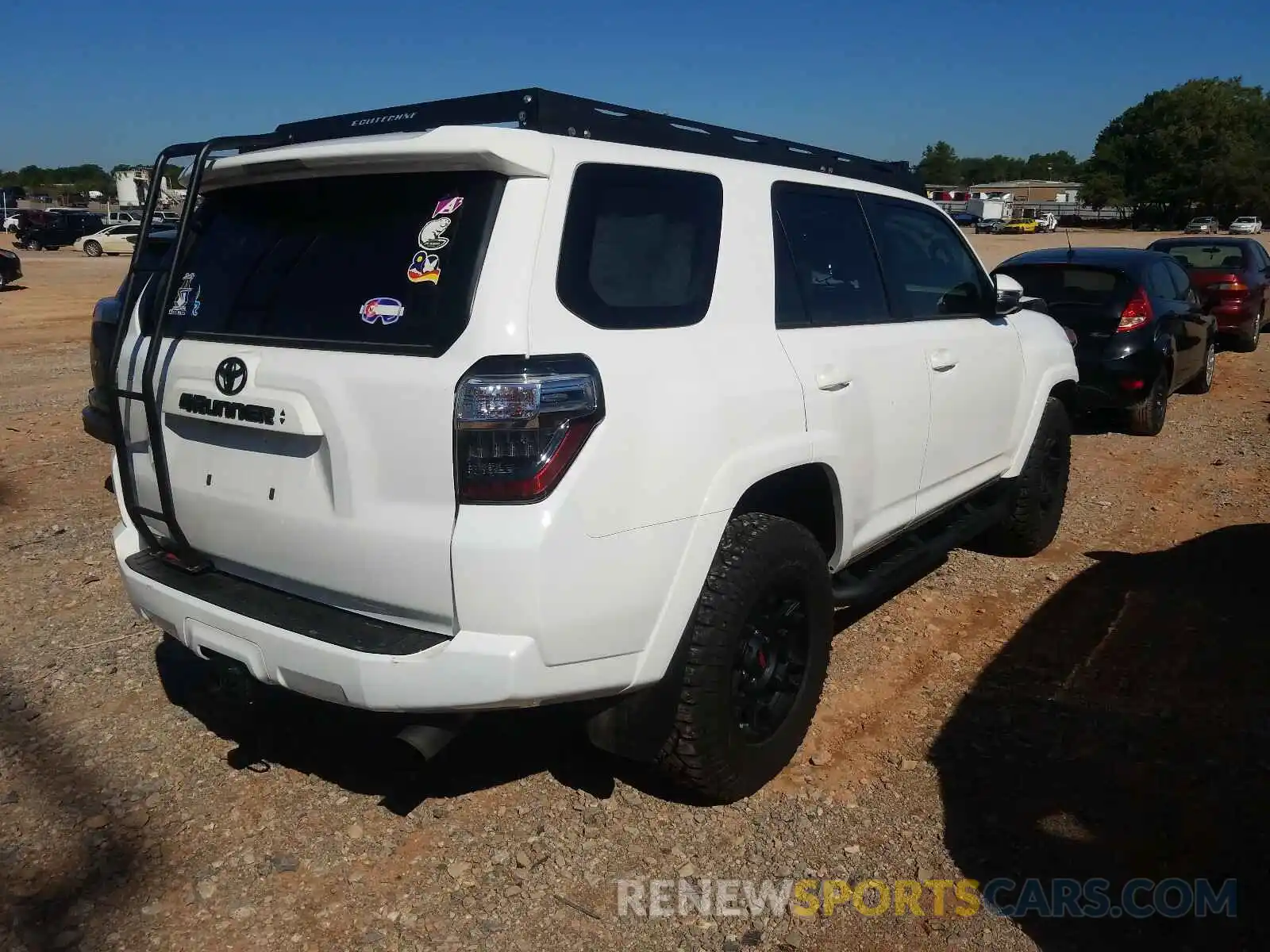 4 Photograph of a damaged car JTEBU5JR2L5764507 TOYOTA 4RUNNER 2020