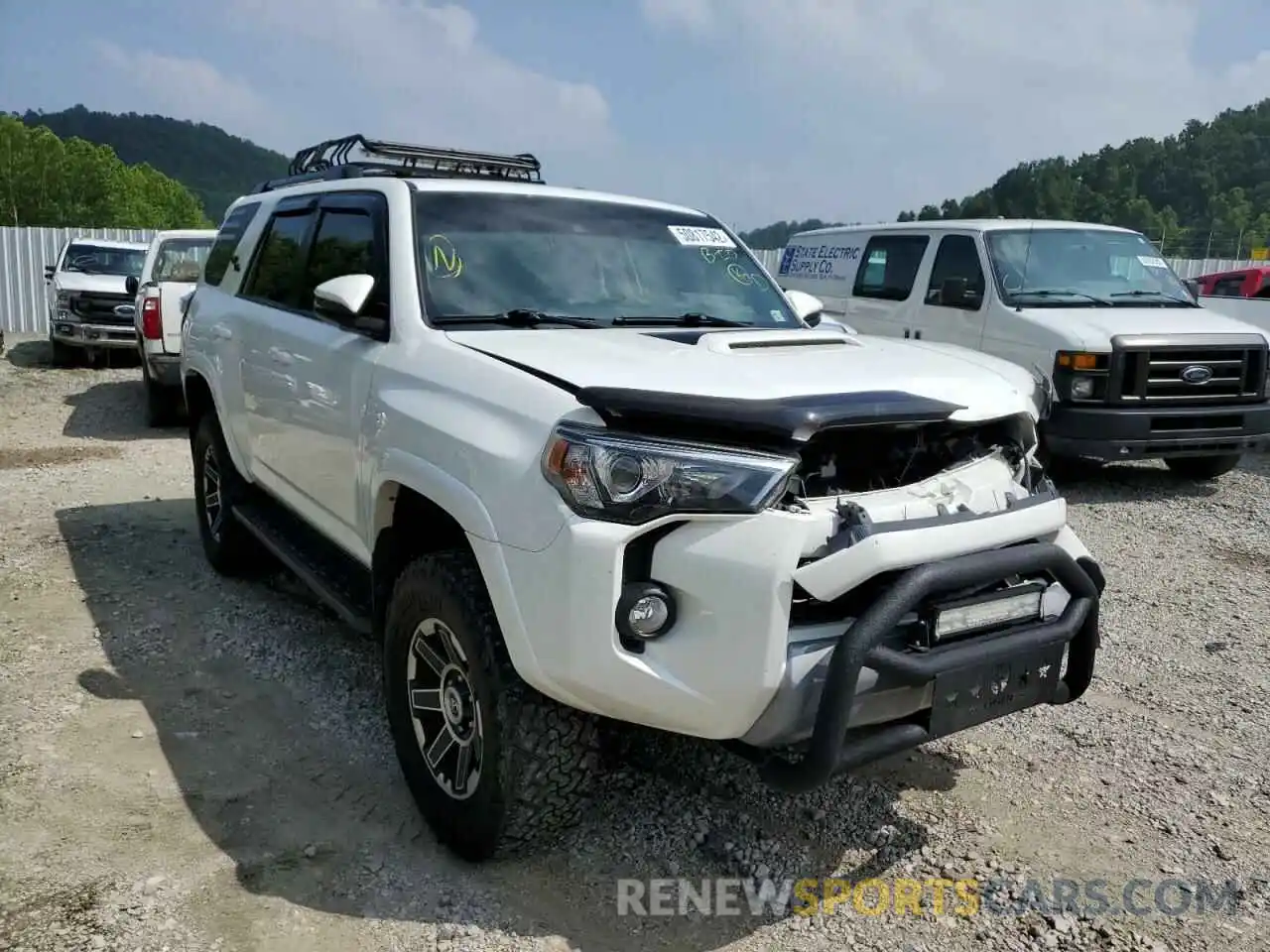 1 Photograph of a damaged car JTEBU5JR2L5768394 TOYOTA 4RUNNER 2020