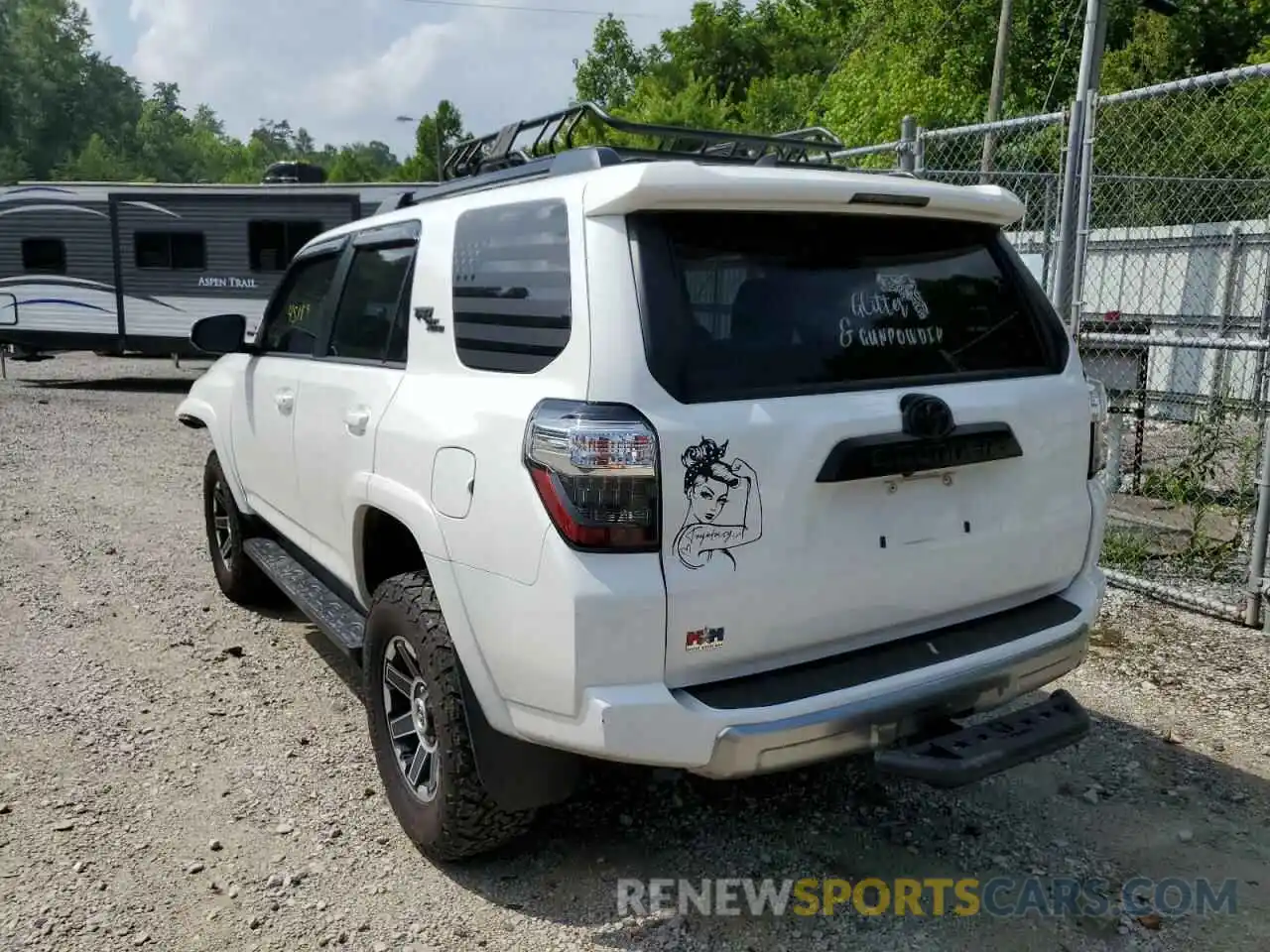 3 Photograph of a damaged car JTEBU5JR2L5768394 TOYOTA 4RUNNER 2020