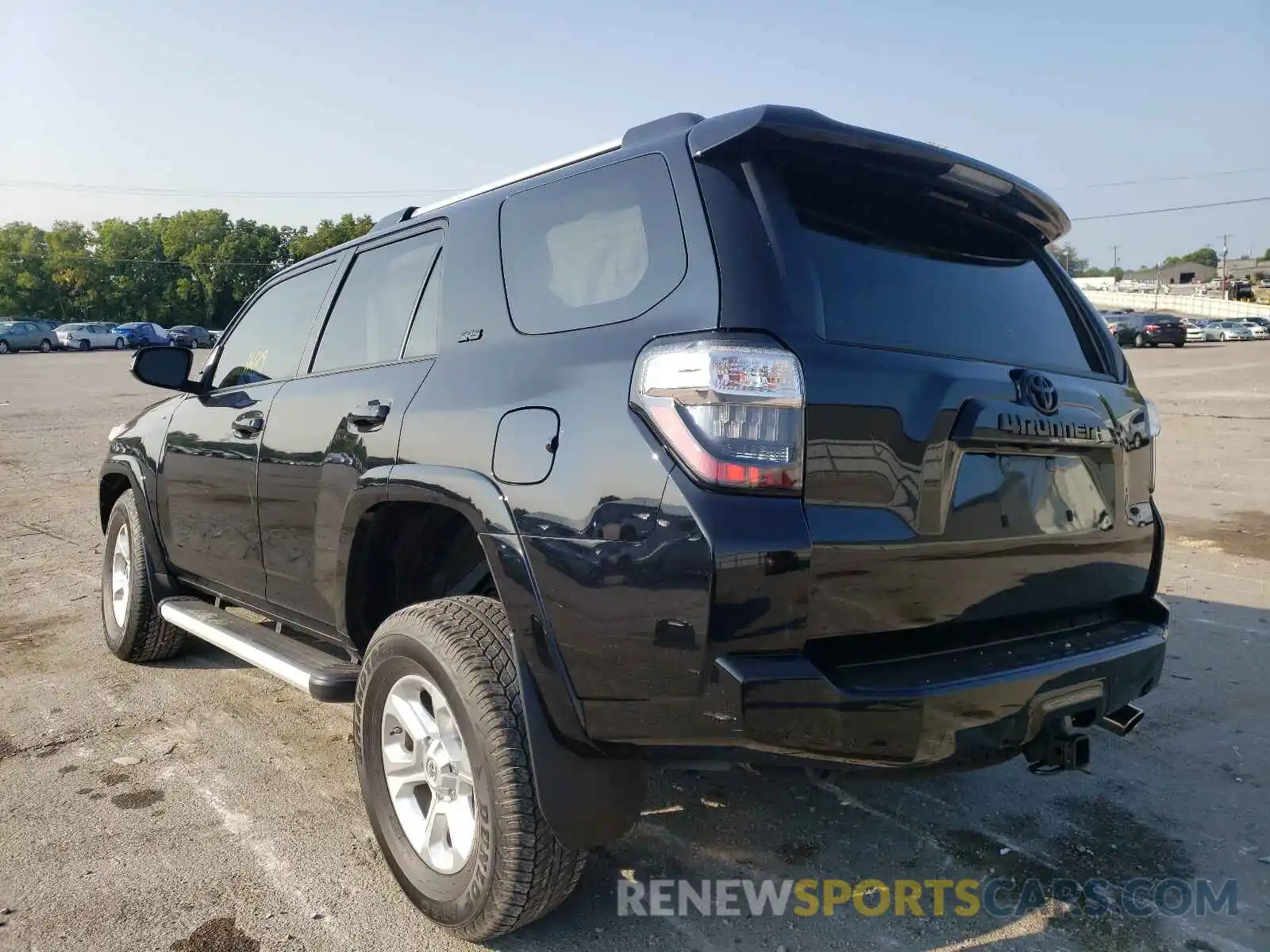 3 Photograph of a damaged car JTEBU5JR2L5768699 TOYOTA 4RUNNER 2020