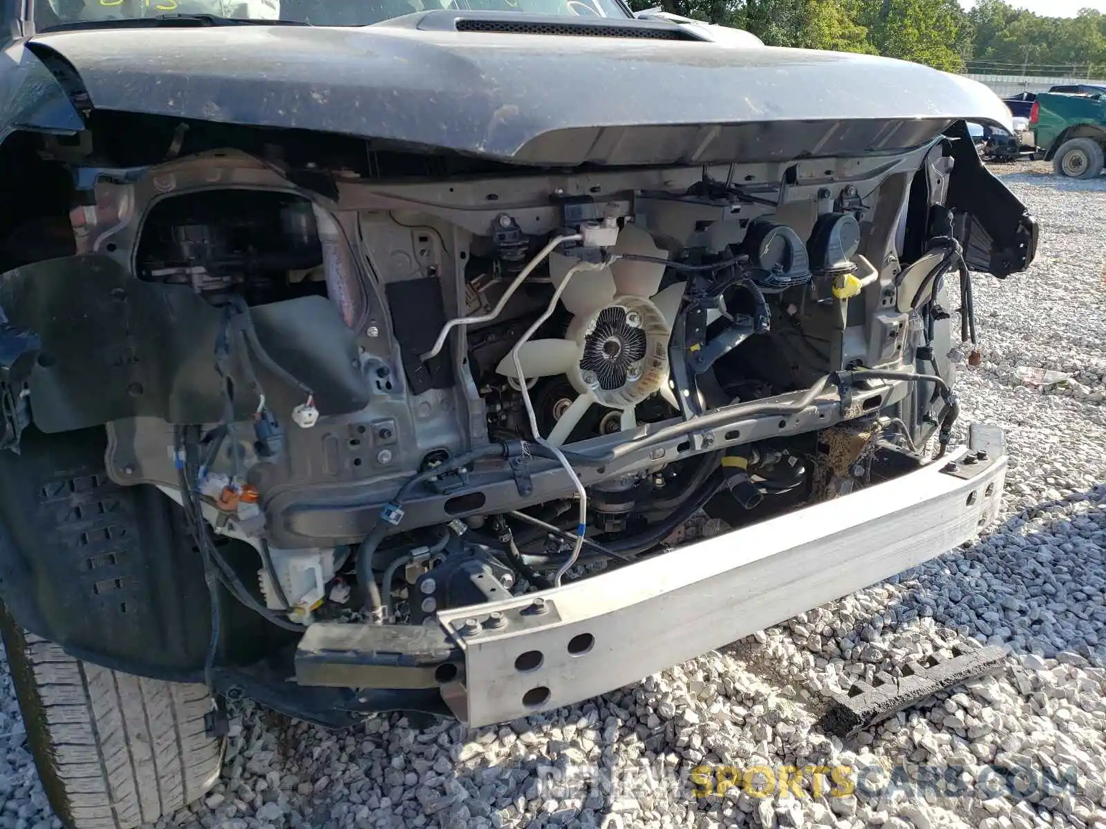 9 Photograph of a damaged car JTEBU5JR2L5771361 TOYOTA 4RUNNER 2020