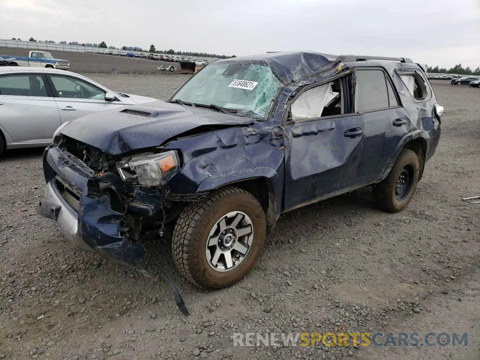 2 Photograph of a damaged car JTEBU5JR2L5776365 TOYOTA 4RUNNER 2020