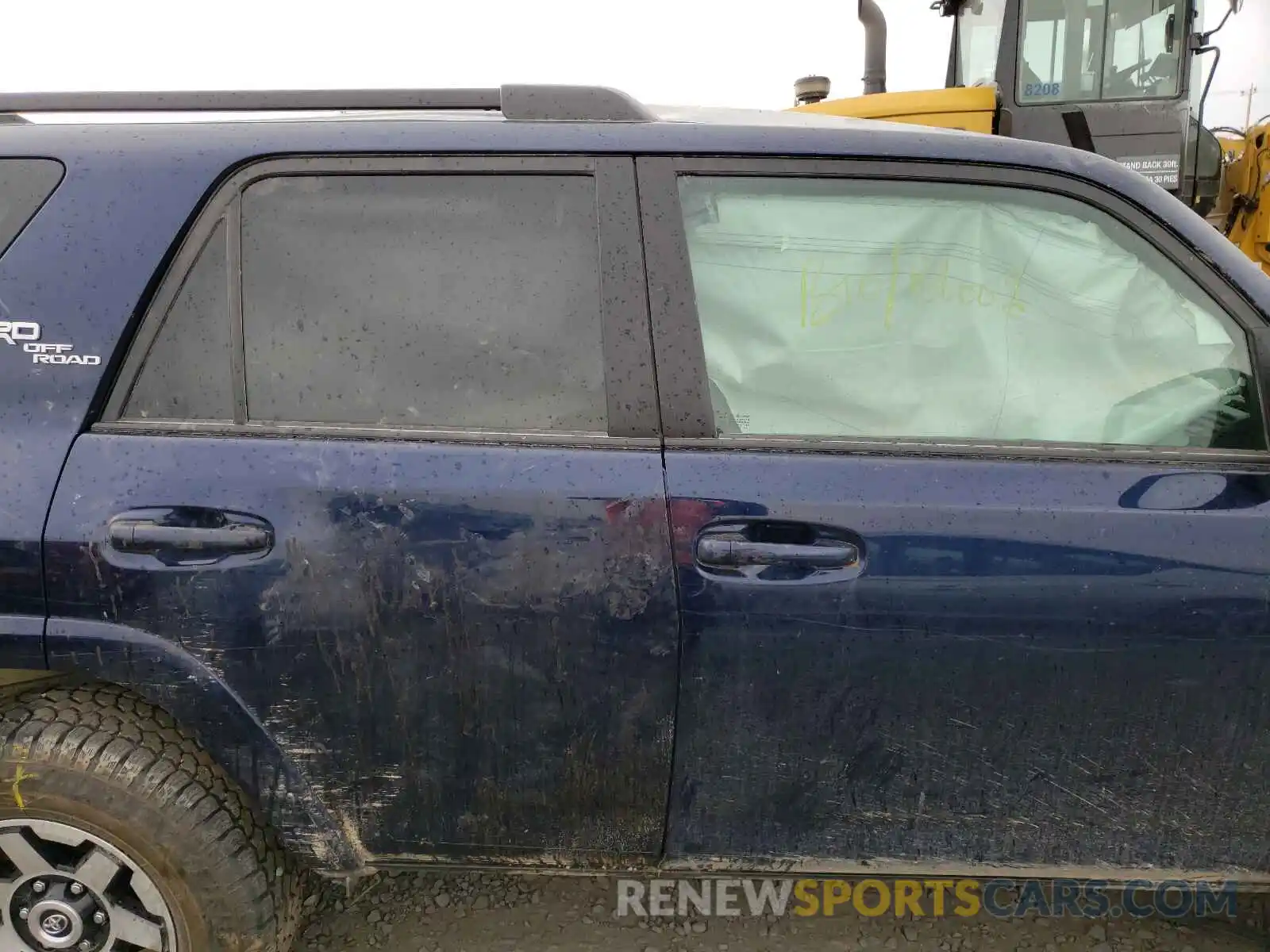 6 Photograph of a damaged car JTEBU5JR2L5776365 TOYOTA 4RUNNER 2020