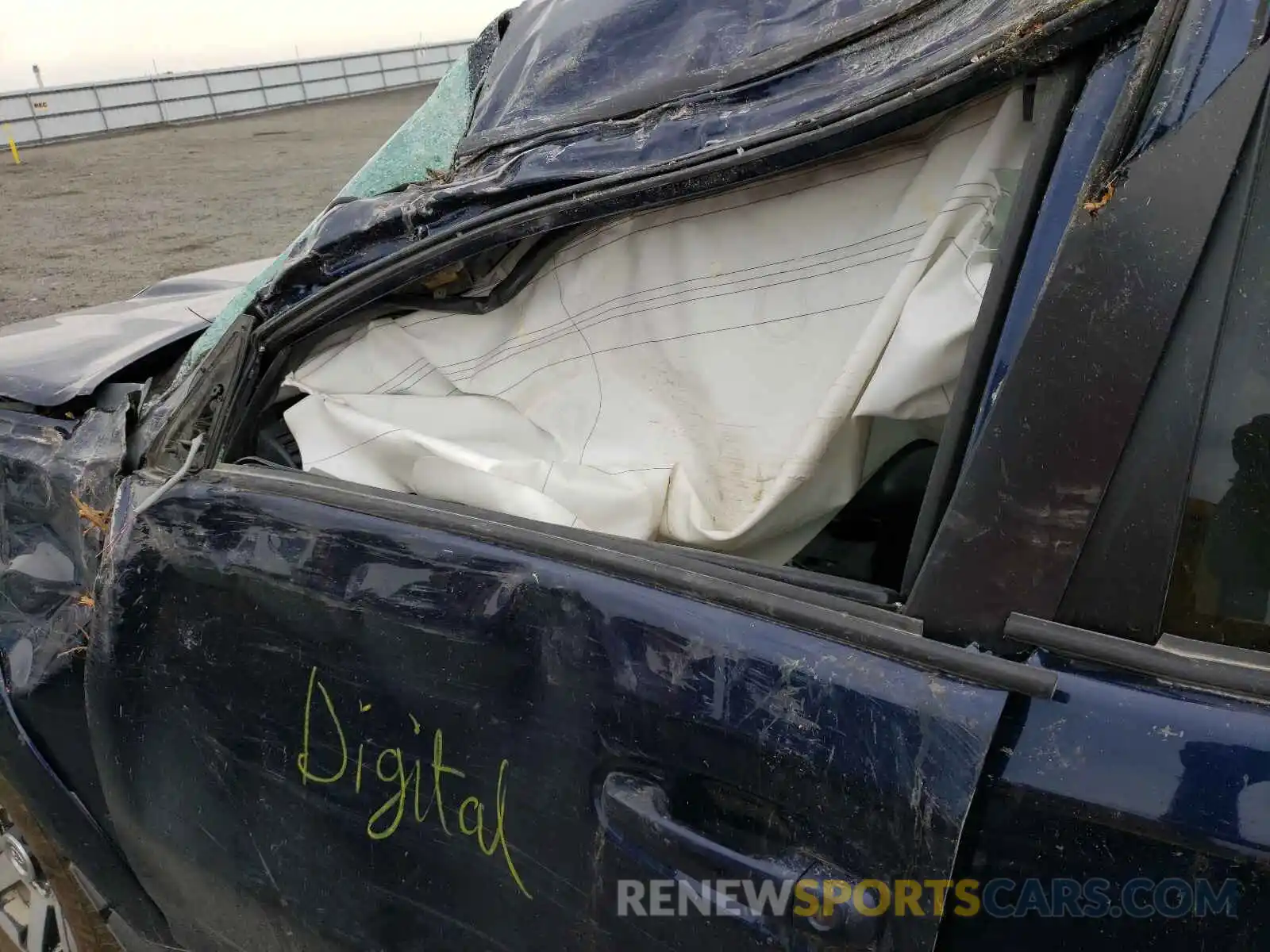 8 Photograph of a damaged car JTEBU5JR2L5776365 TOYOTA 4RUNNER 2020