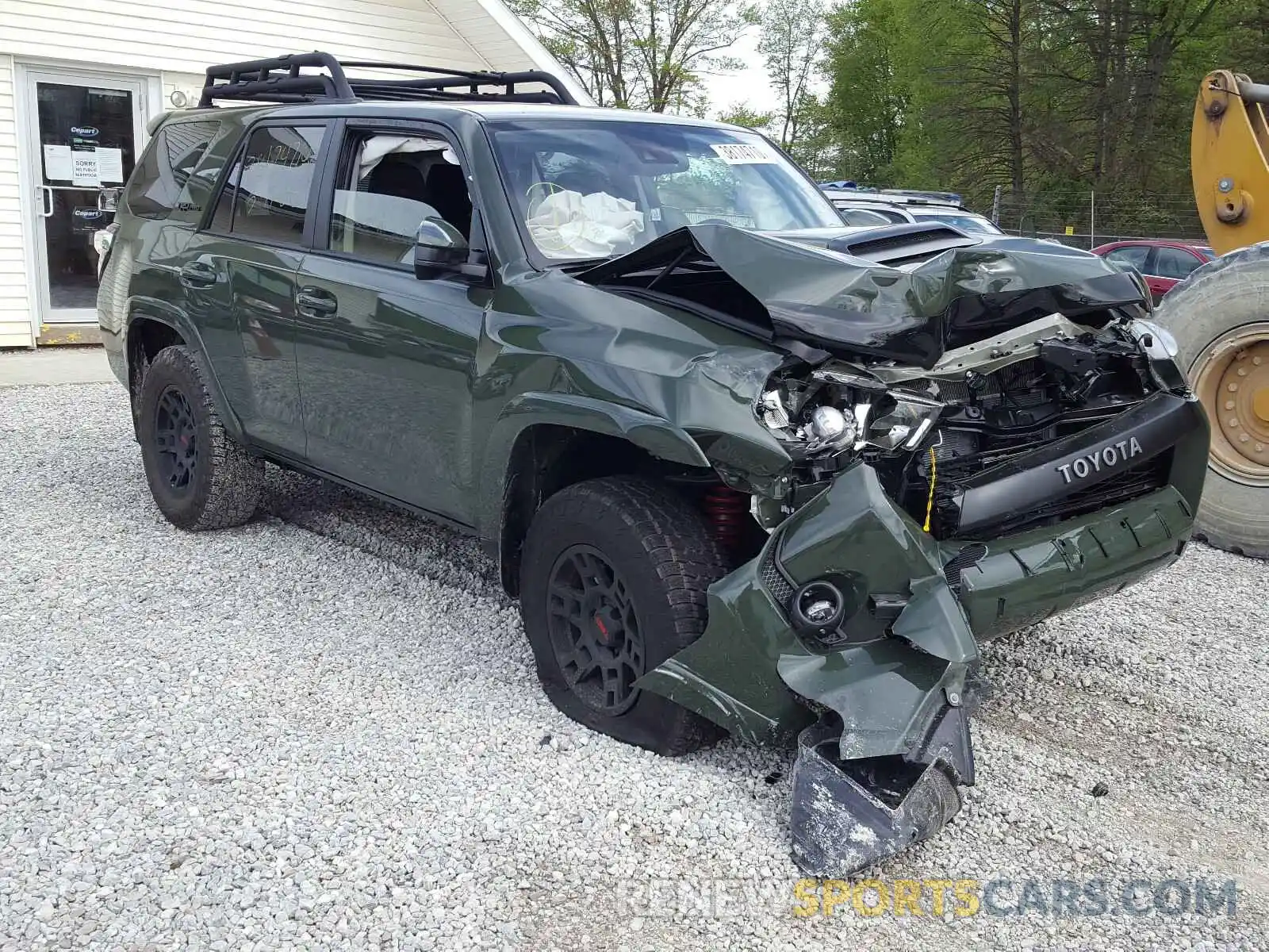 1 Photograph of a damaged car JTEBU5JR2L5781646 TOYOTA 4RUNNER 2020