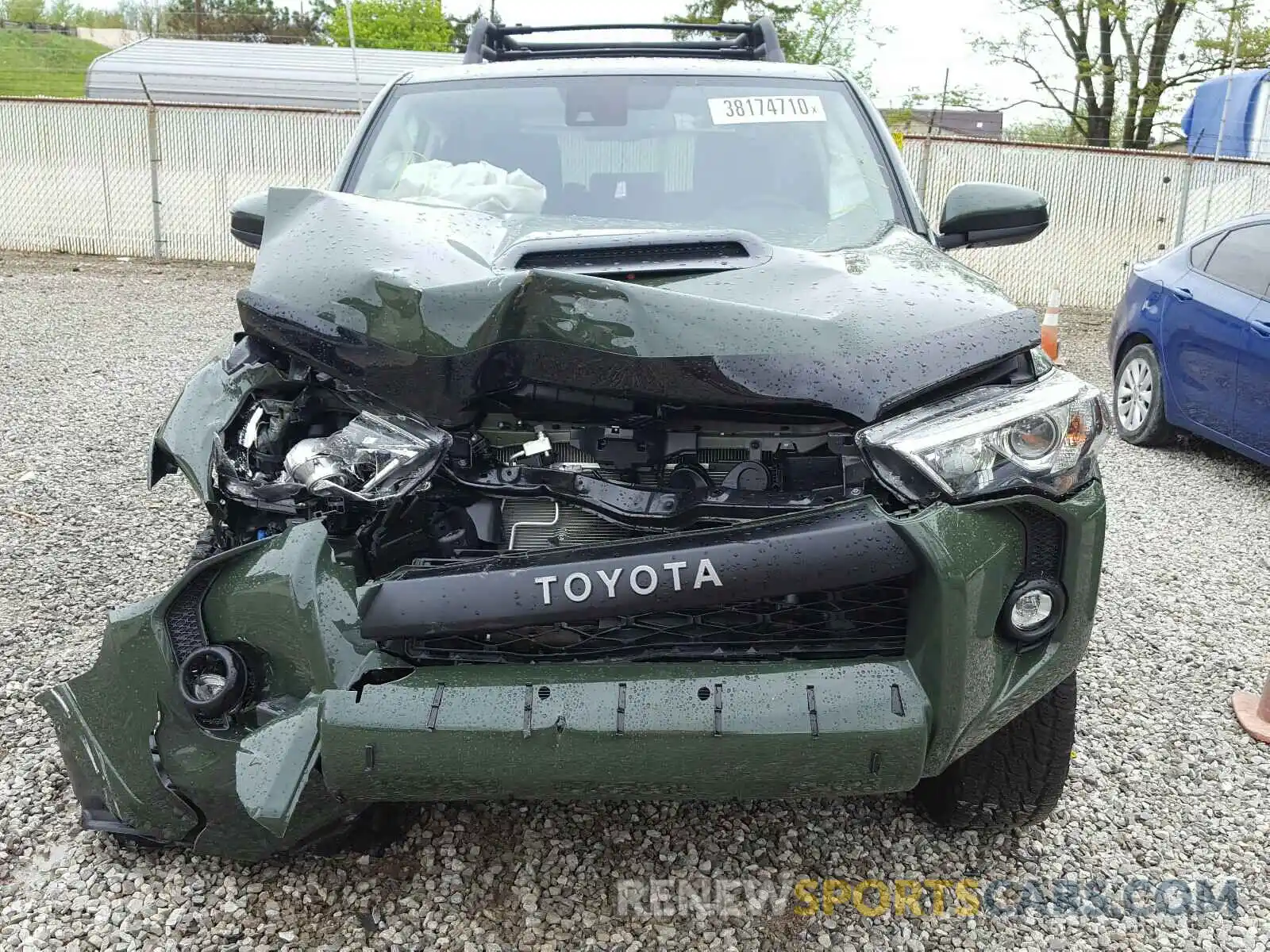 9 Photograph of a damaged car JTEBU5JR2L5781646 TOYOTA 4RUNNER 2020