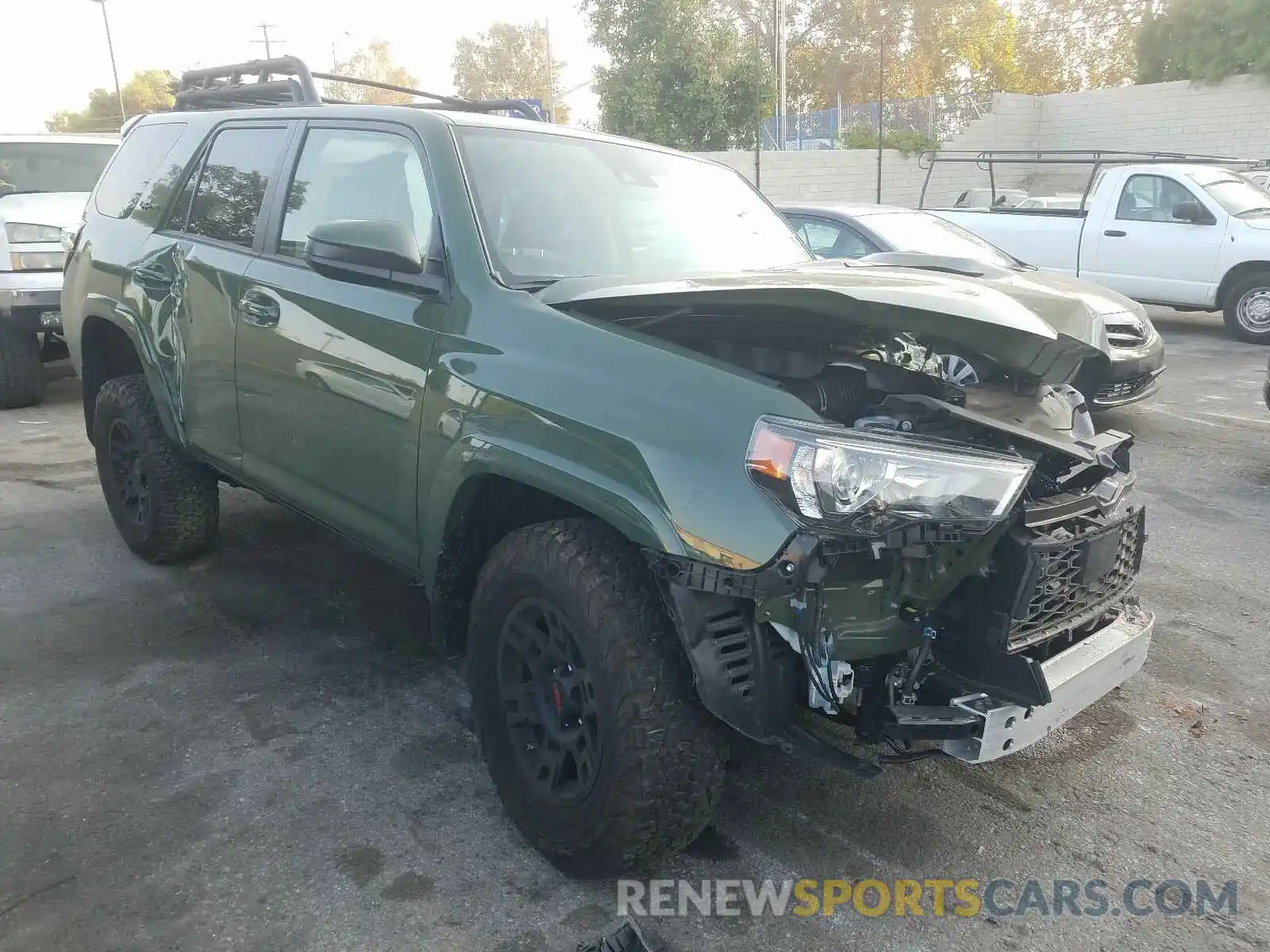 1 Photograph of a damaged car JTEBU5JR2L5782277 TOYOTA 4RUNNER 2020