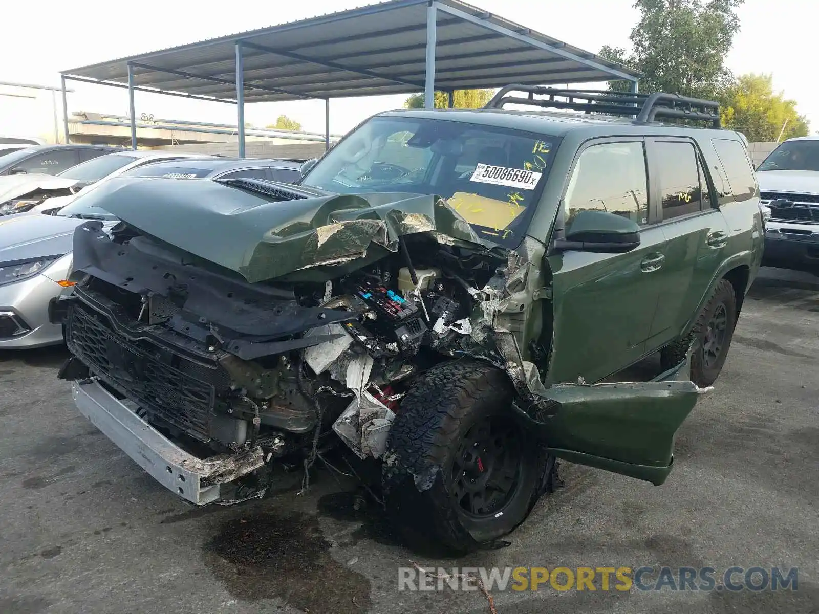 2 Photograph of a damaged car JTEBU5JR2L5782277 TOYOTA 4RUNNER 2020