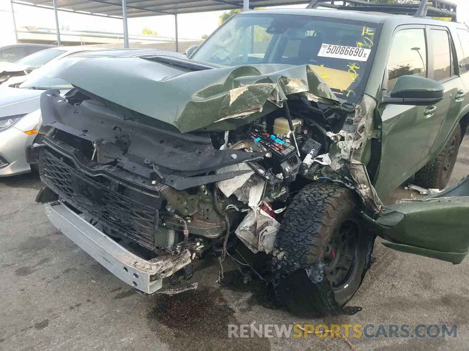 9 Photograph of a damaged car JTEBU5JR2L5782277 TOYOTA 4RUNNER 2020