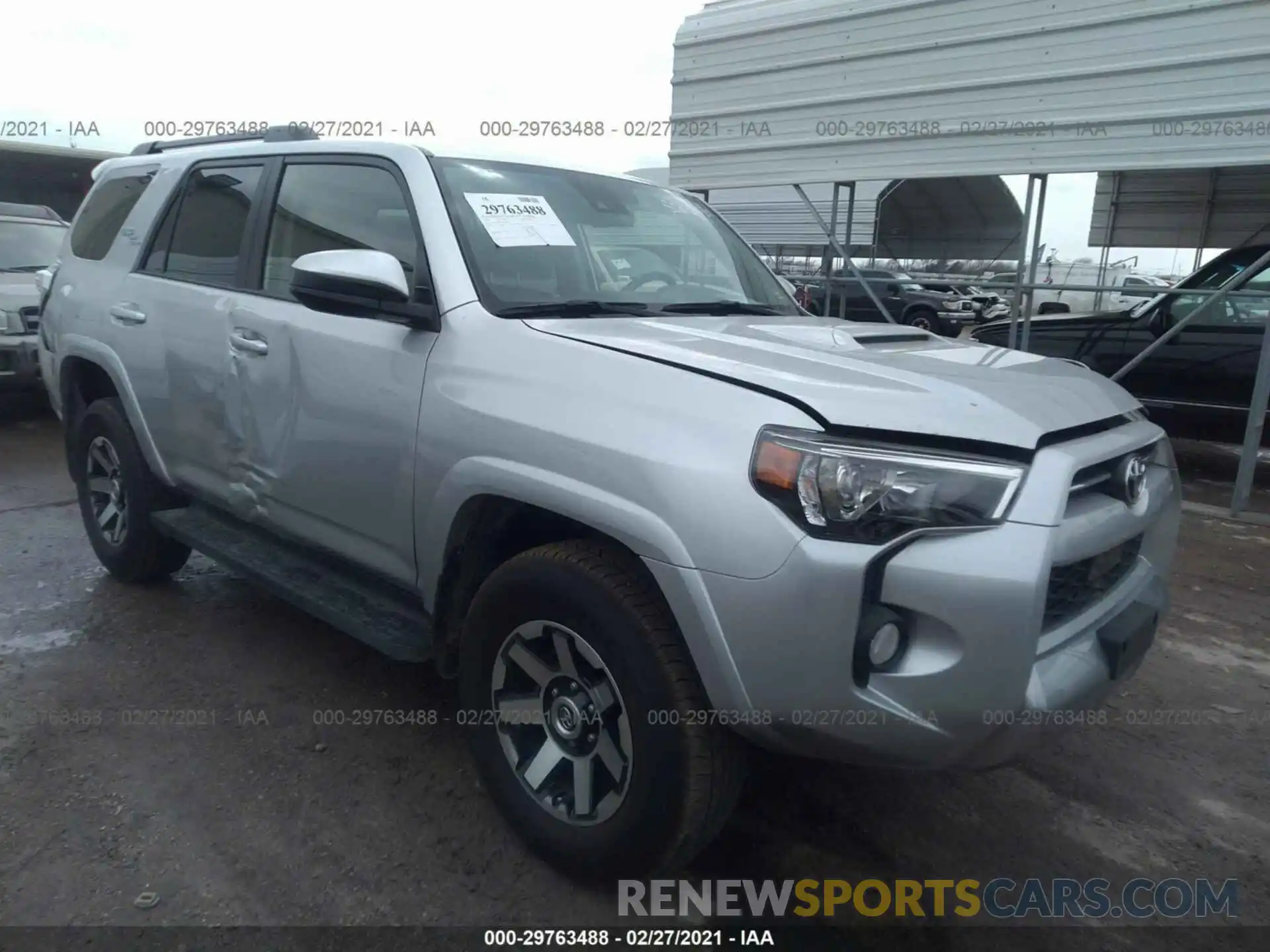 1 Photograph of a damaged car JTEBU5JR2L5782568 TOYOTA 4RUNNER 2020