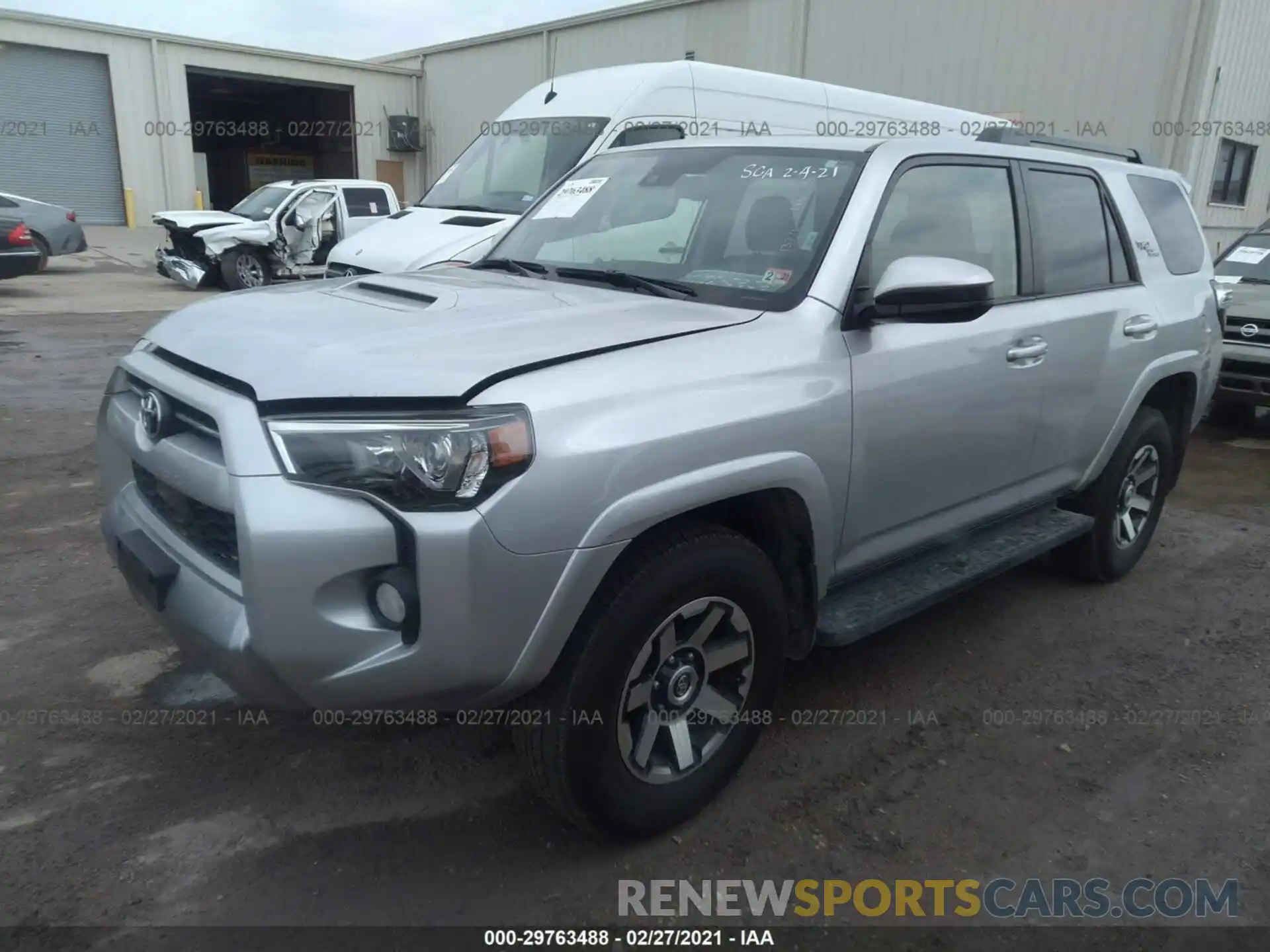 2 Photograph of a damaged car JTEBU5JR2L5782568 TOYOTA 4RUNNER 2020