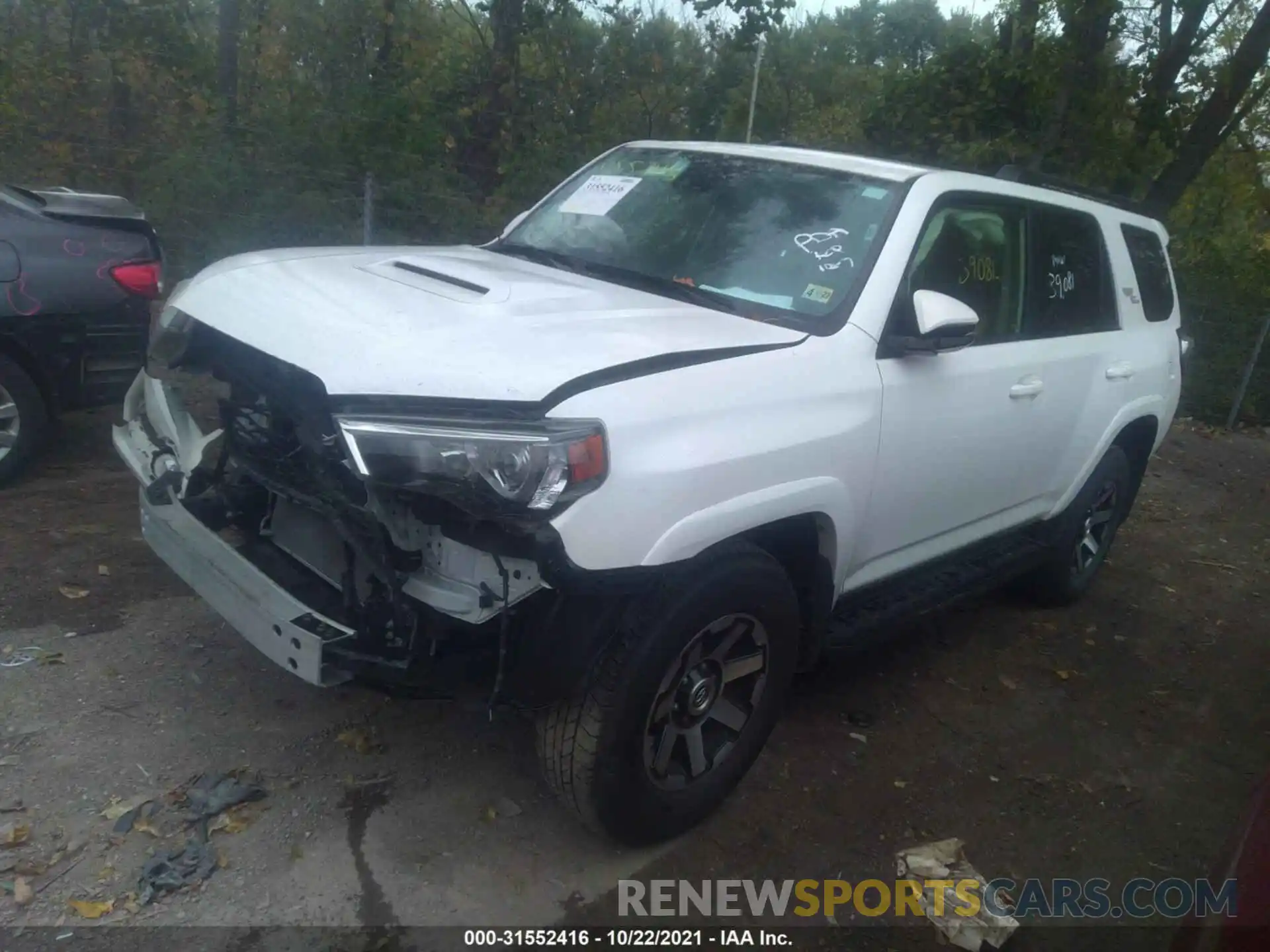 2 Photograph of a damaged car JTEBU5JR2L5784014 TOYOTA 4RUNNER 2020