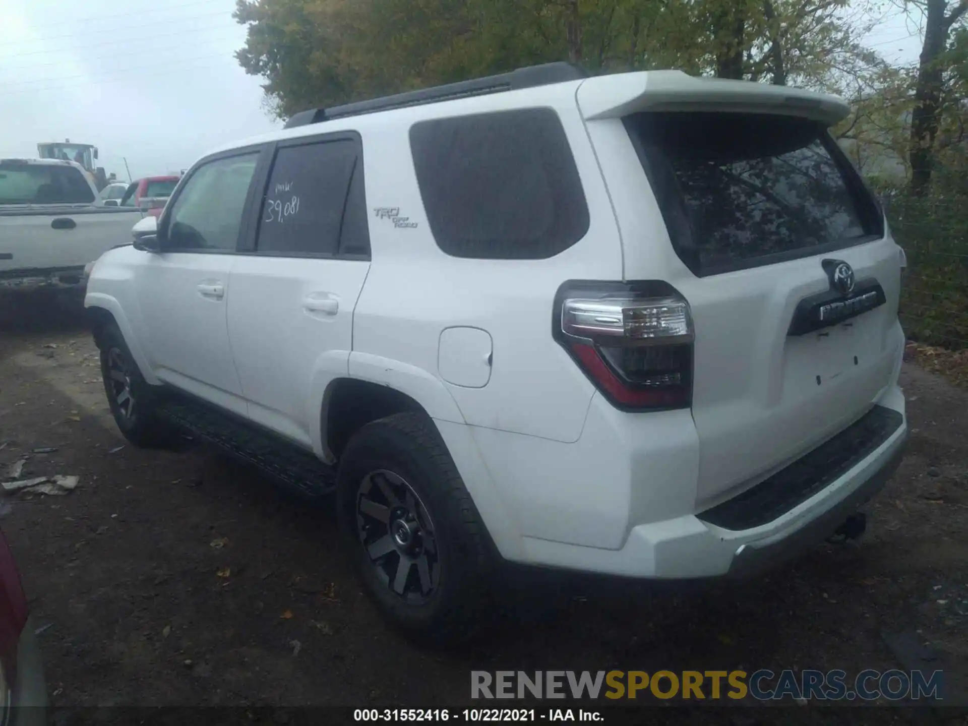 3 Photograph of a damaged car JTEBU5JR2L5784014 TOYOTA 4RUNNER 2020