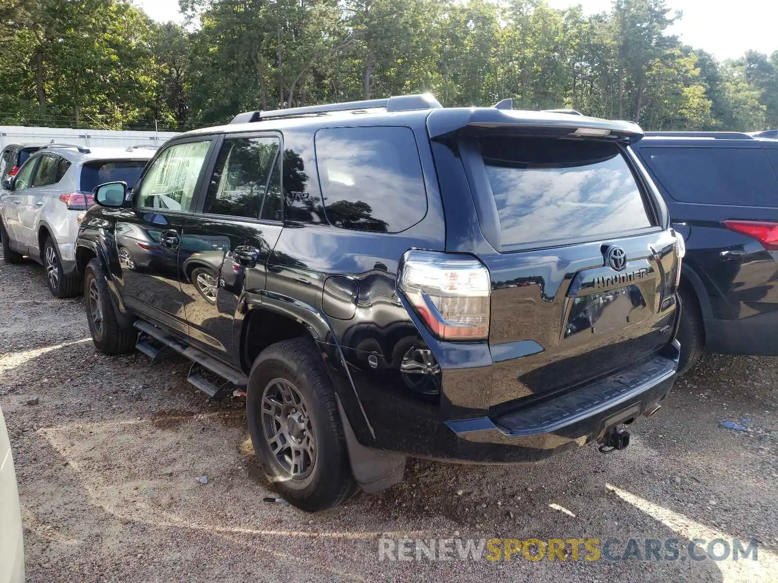 3 Фотография поврежденного автомобиля JTEBU5JR2L5785678 TOYOTA 4RUNNER 2020