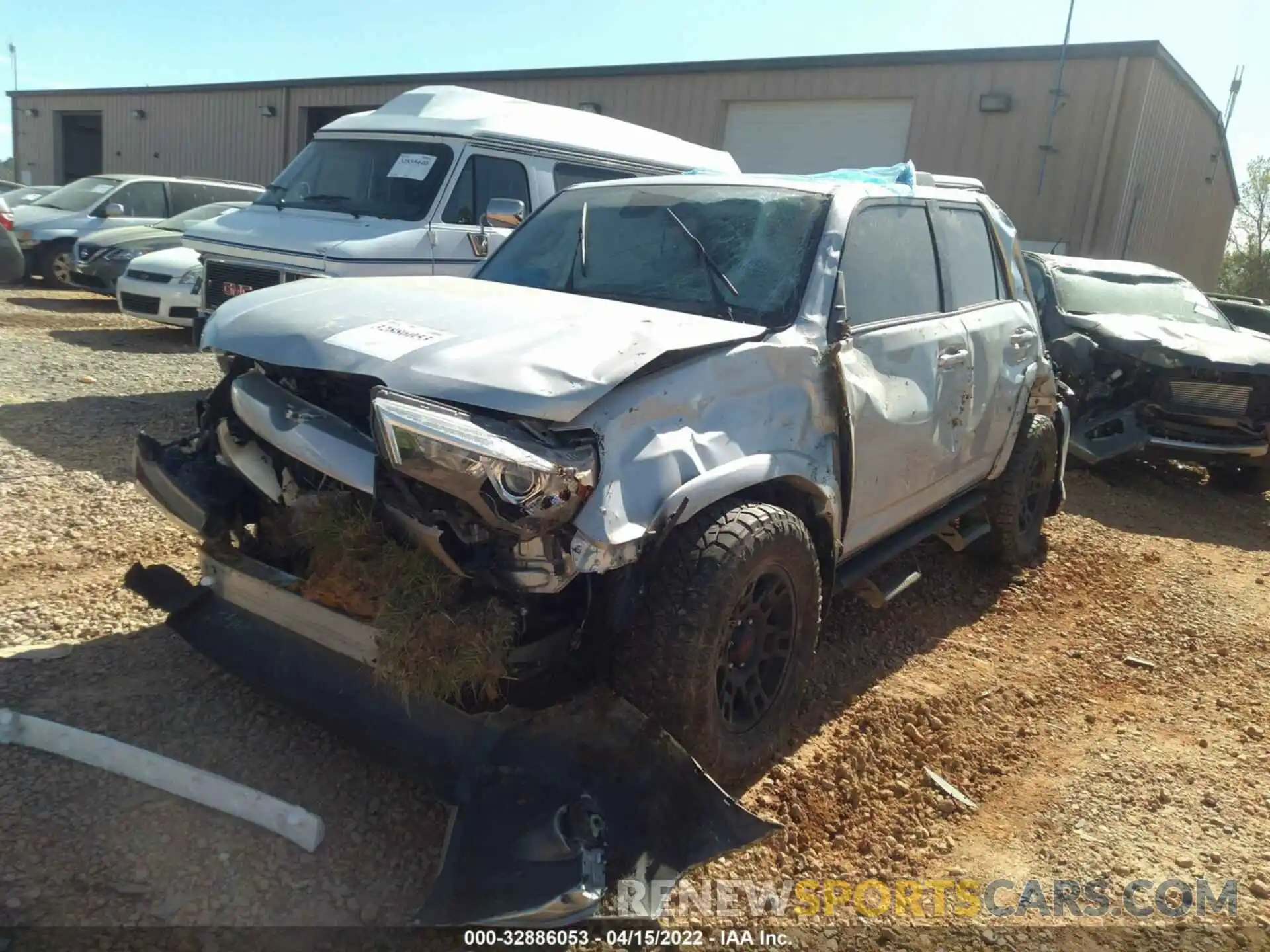 2 Photograph of a damaged car JTEBU5JR2L5785745 TOYOTA 4RUNNER 2020