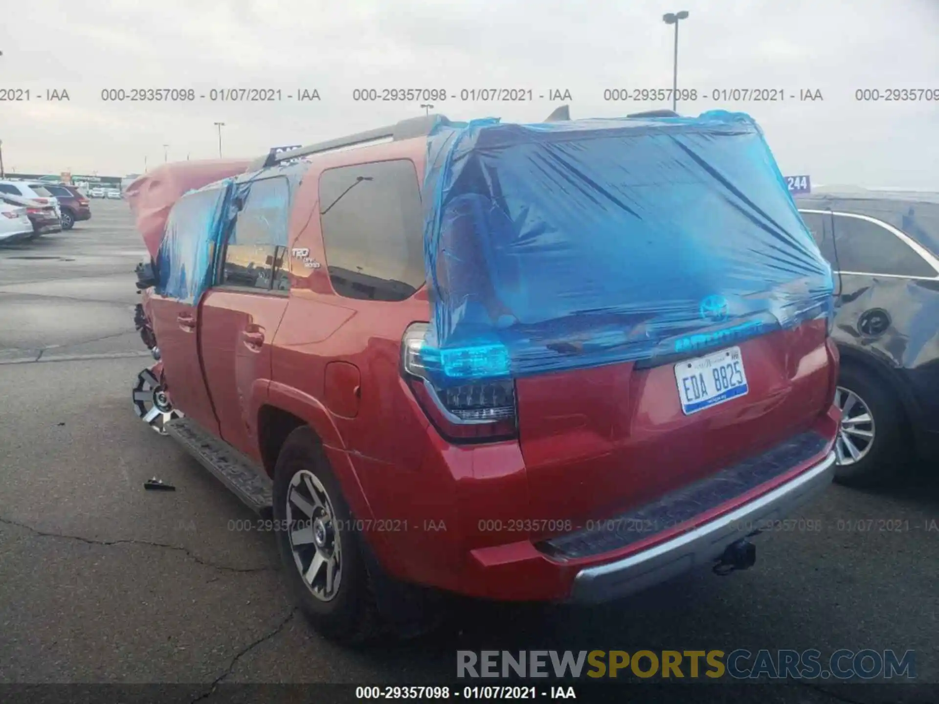 15 Photograph of a damaged car JTEBU5JR2L5787897 TOYOTA 4RUNNER 2020