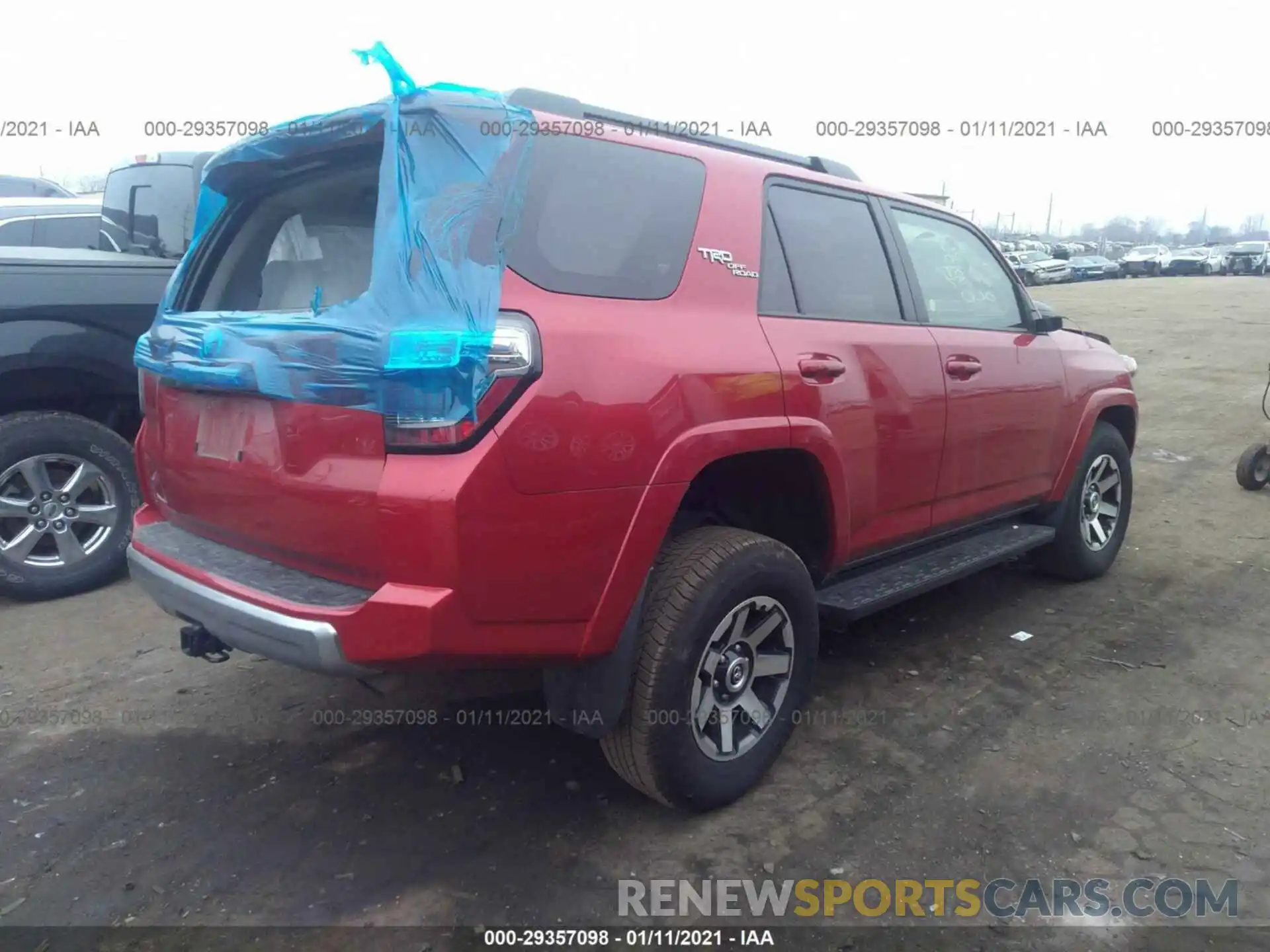 4 Фотография поврежденного автомобиля JTEBU5JR2L5787897 TOYOTA 4RUNNER 2020