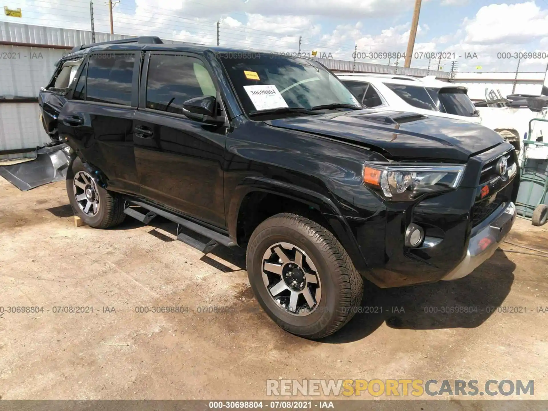 1 Photograph of a damaged car JTEBU5JR2L5792145 TOYOTA 4RUNNER 2020