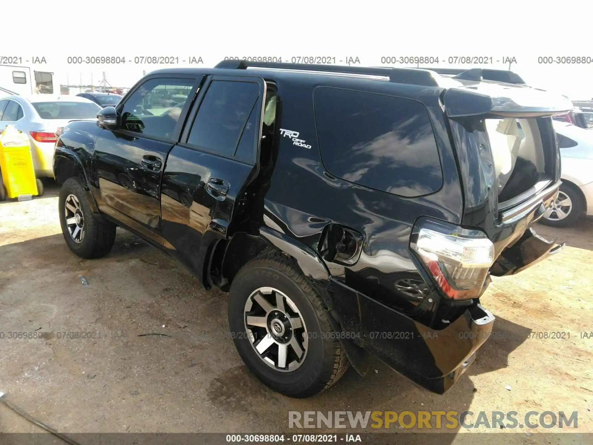 3 Фотография поврежденного автомобиля JTEBU5JR2L5792145 TOYOTA 4RUNNER 2020