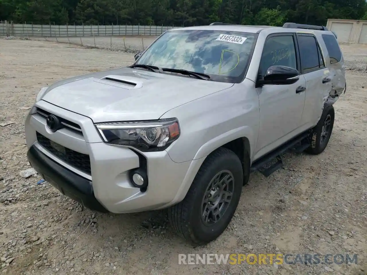 2 Photograph of a damaged car JTEBU5JR2L5794039 TOYOTA 4RUNNER 2020