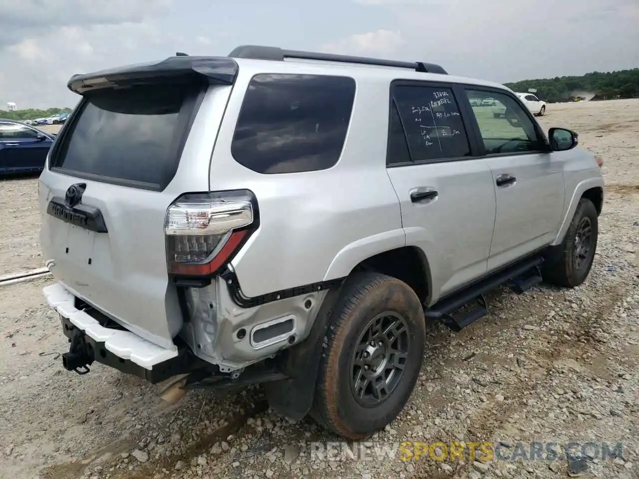 4 Photograph of a damaged car JTEBU5JR2L5794039 TOYOTA 4RUNNER 2020