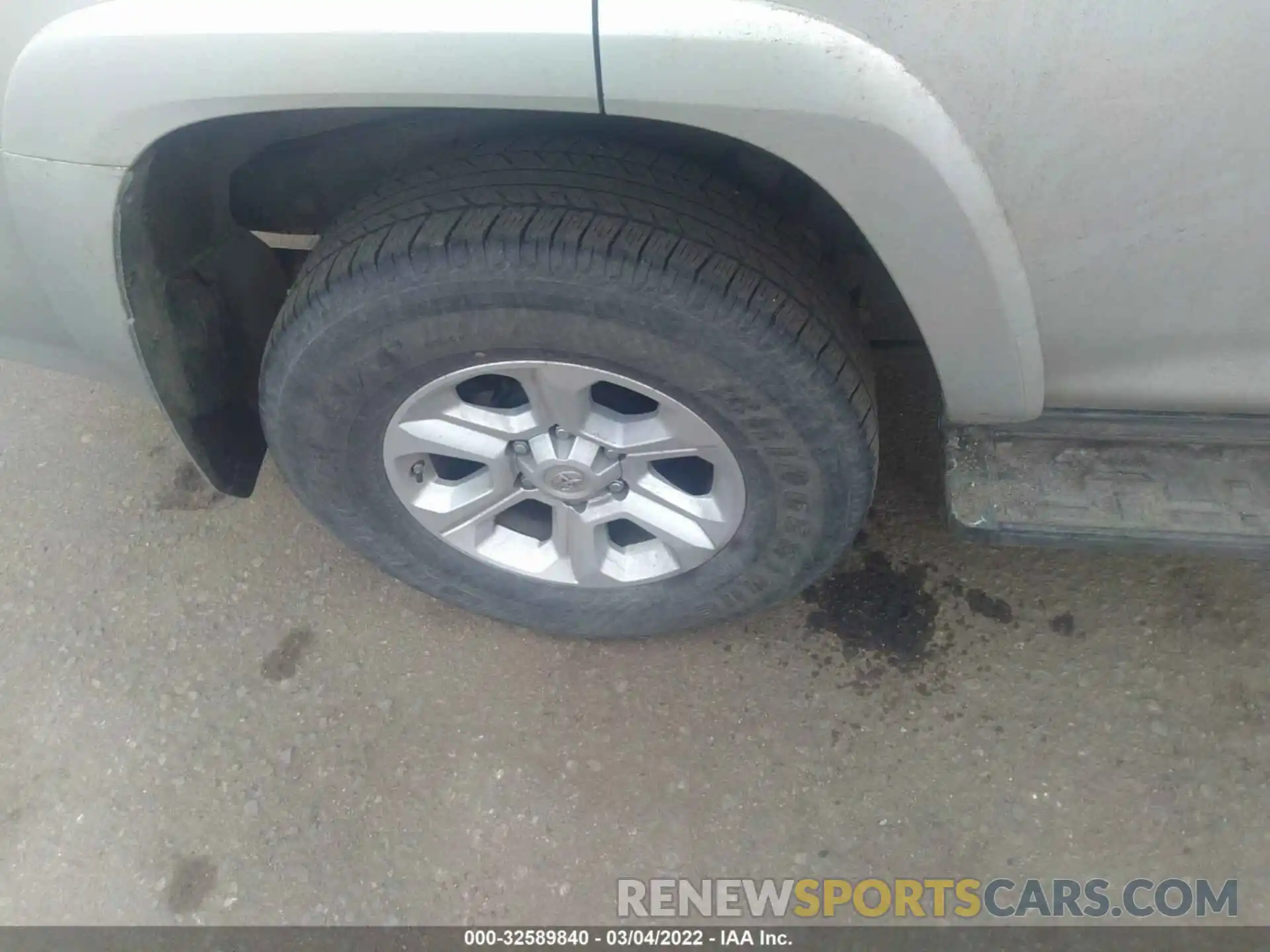 16 Фотография поврежденного автомобиля JTEBU5JR2L5796213 TOYOTA 4RUNNER 2020