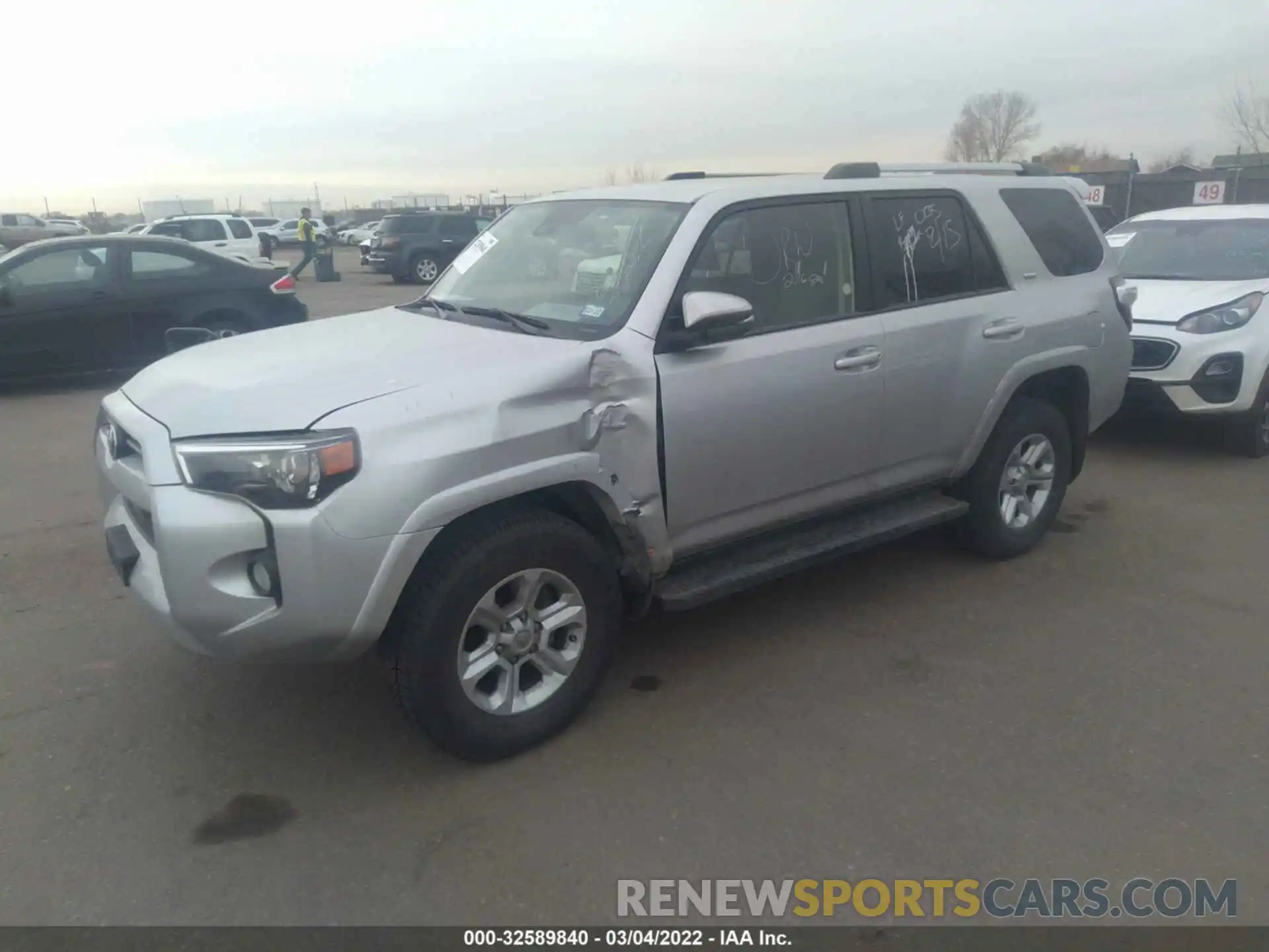 2 Photograph of a damaged car JTEBU5JR2L5796213 TOYOTA 4RUNNER 2020