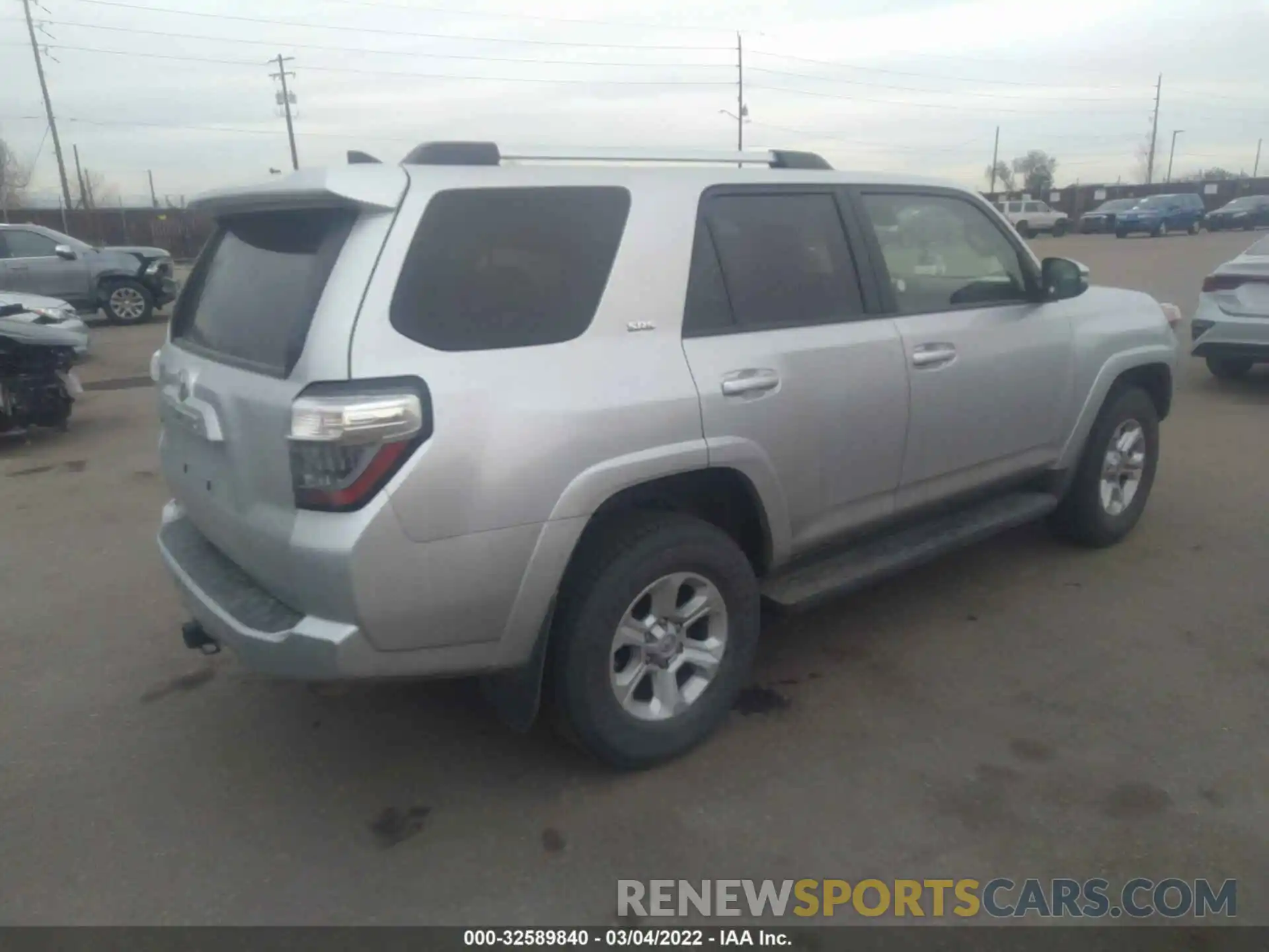 4 Фотография поврежденного автомобиля JTEBU5JR2L5796213 TOYOTA 4RUNNER 2020