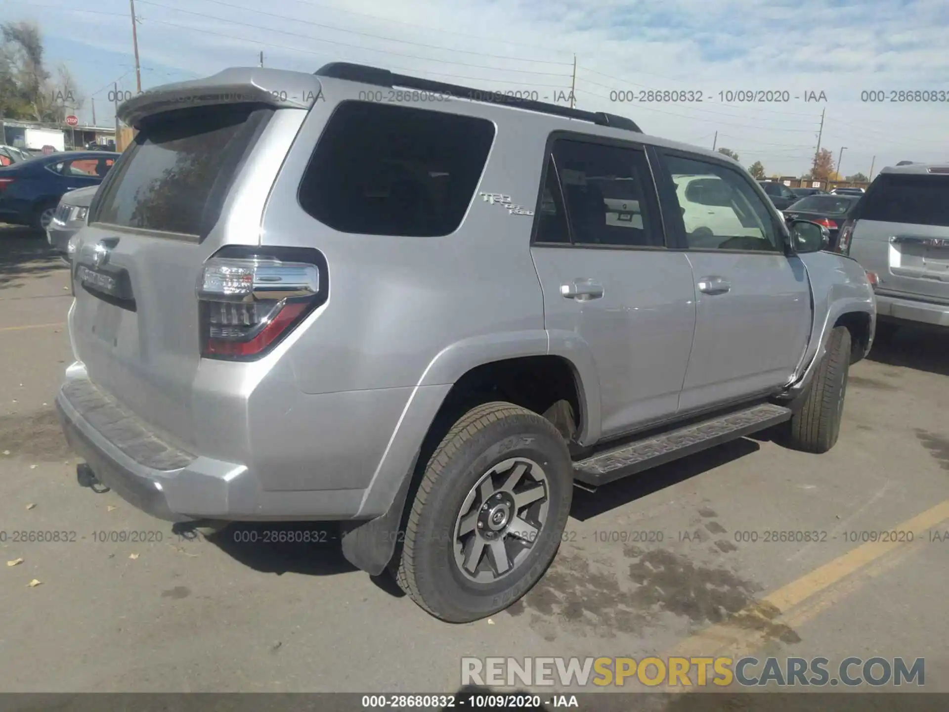 4 Photograph of a damaged car JTEBU5JR2L5796227 TOYOTA 4RUNNER 2020