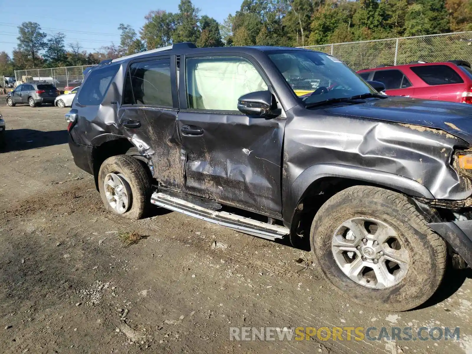 9 Photograph of a damaged car JTEBU5JR2L5797359 TOYOTA 4RUNNER 2020