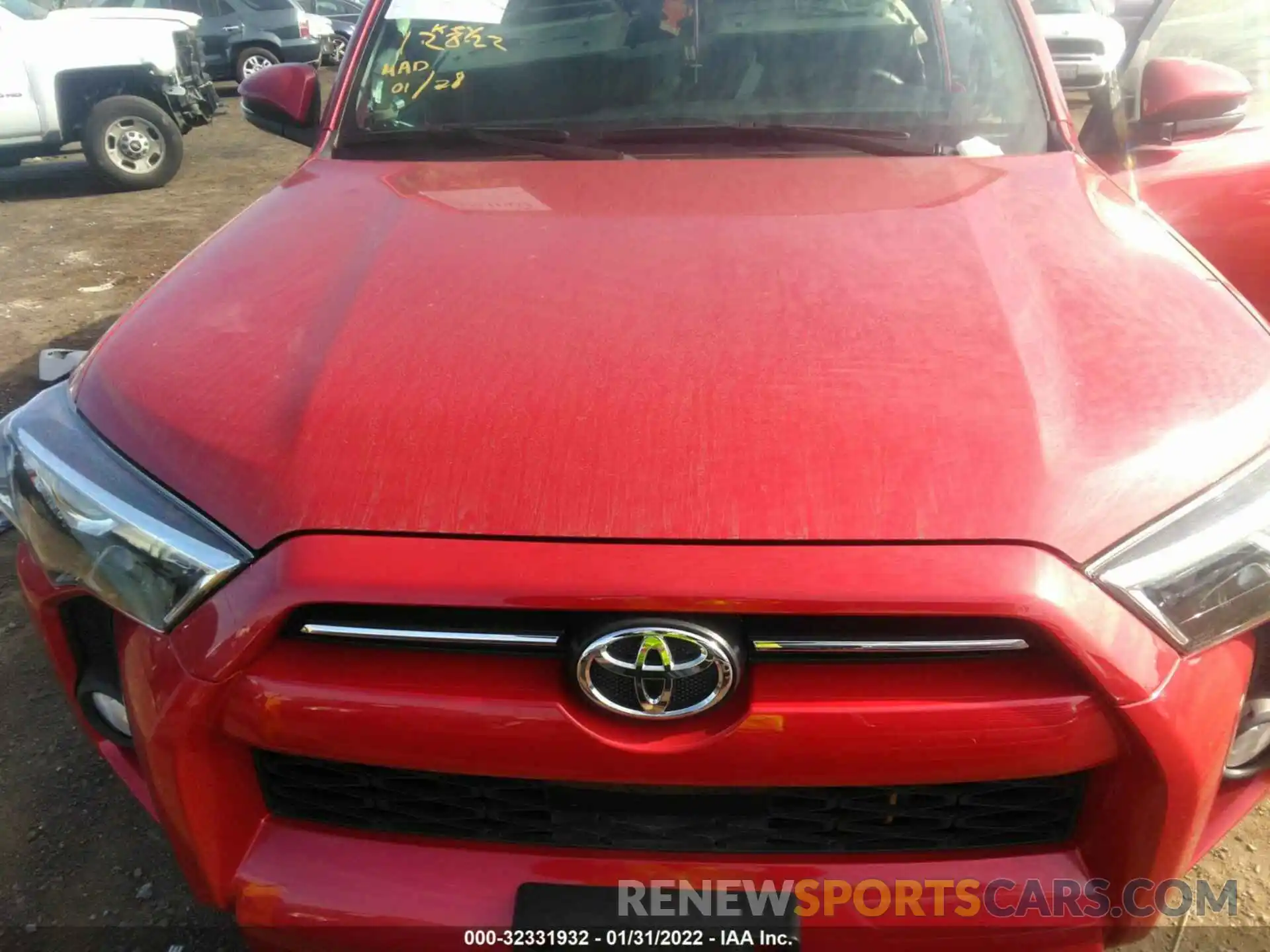 10 Photograph of a damaged car JTEBU5JR2L5798611 TOYOTA 4RUNNER 2020