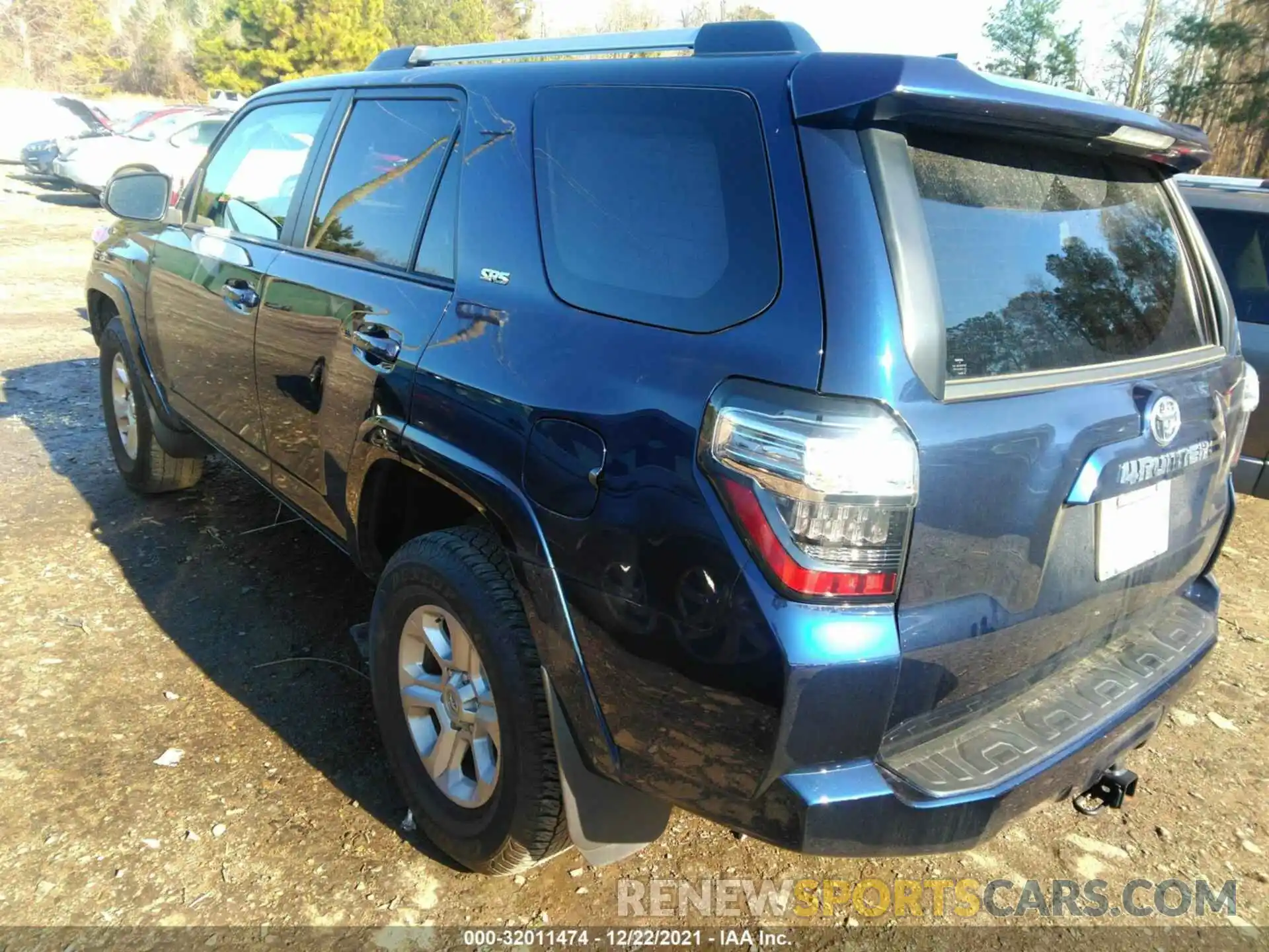 3 Фотография поврежденного автомобиля JTEBU5JR2L5801961 TOYOTA 4RUNNER 2020