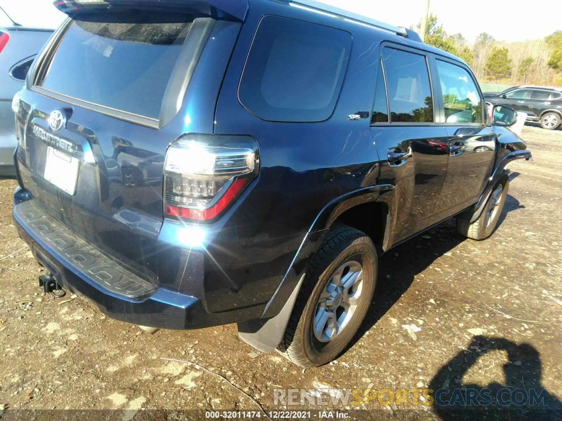 4 Фотография поврежденного автомобиля JTEBU5JR2L5801961 TOYOTA 4RUNNER 2020