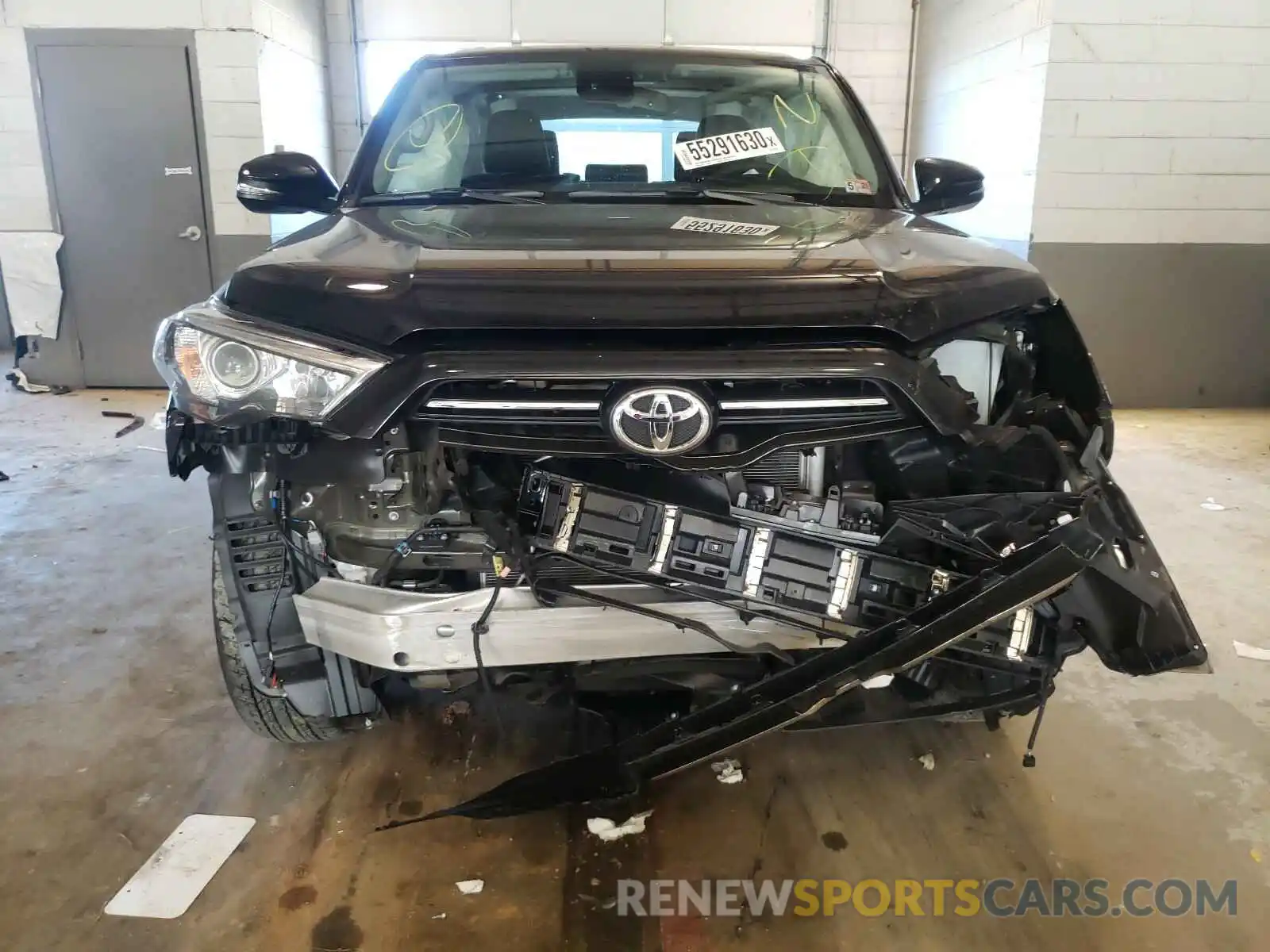 9 Photograph of a damaged car JTEBU5JR2L5804570 TOYOTA 4RUNNER 2020